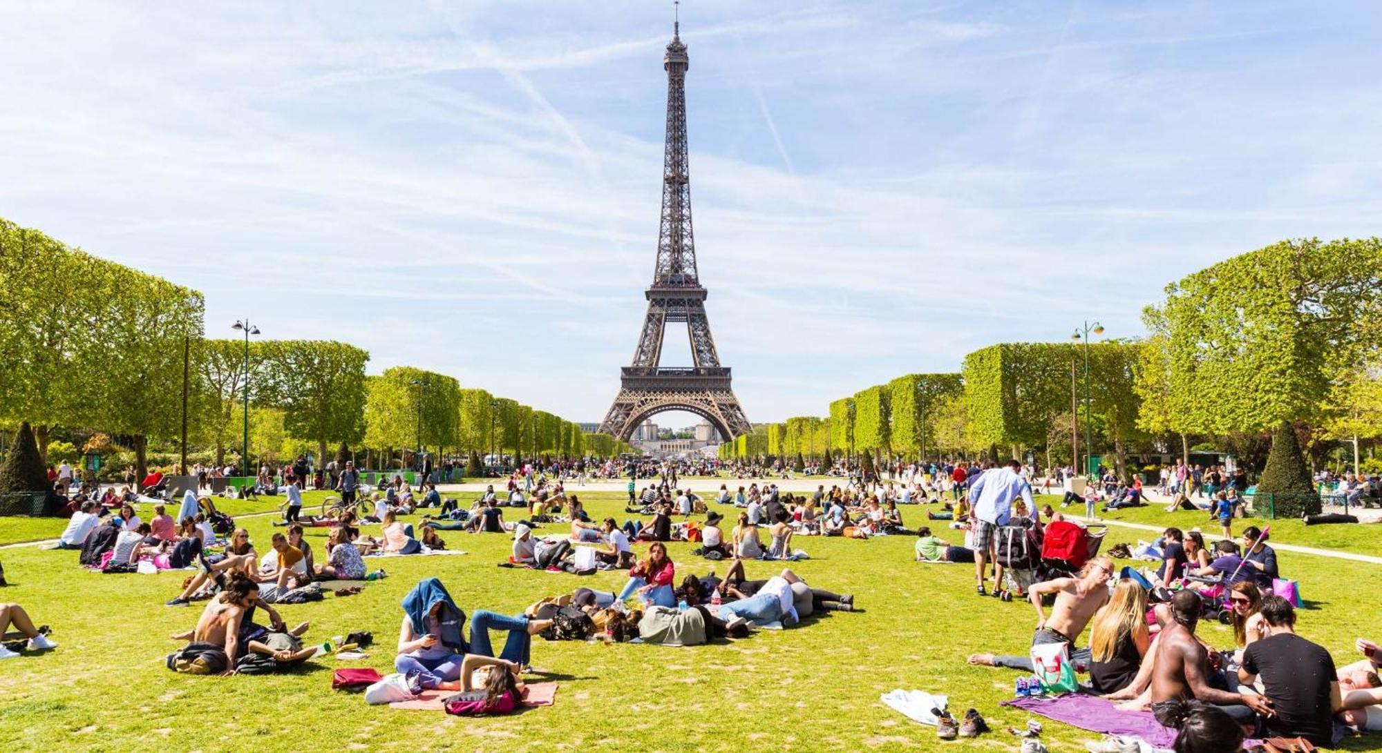 Elegant Near The Eiffel Tower And Invalides Apartment Paris