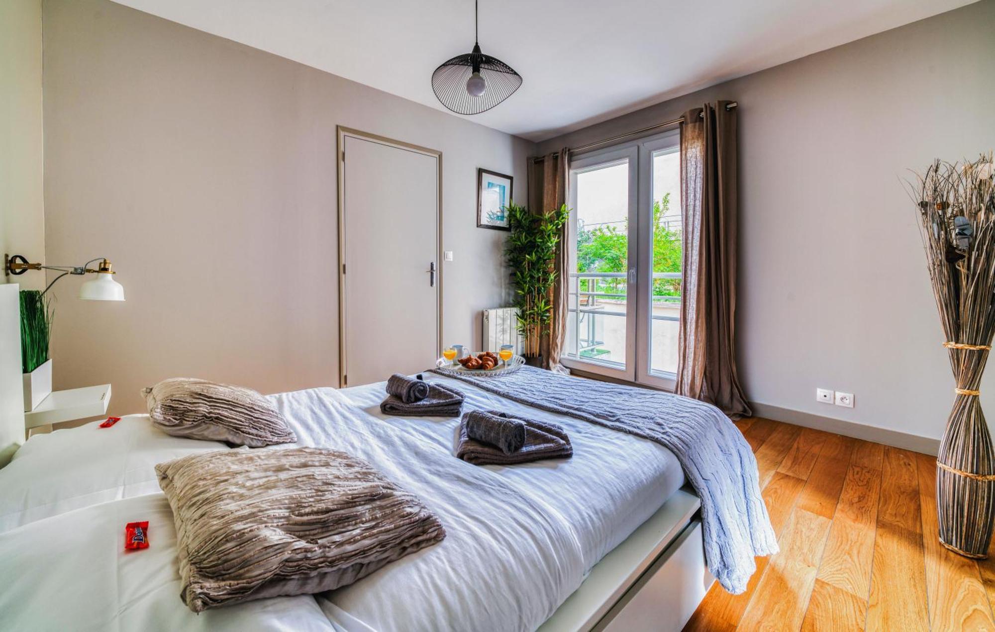 - Buttes Chaumont's Park -entire Flats Apartment *