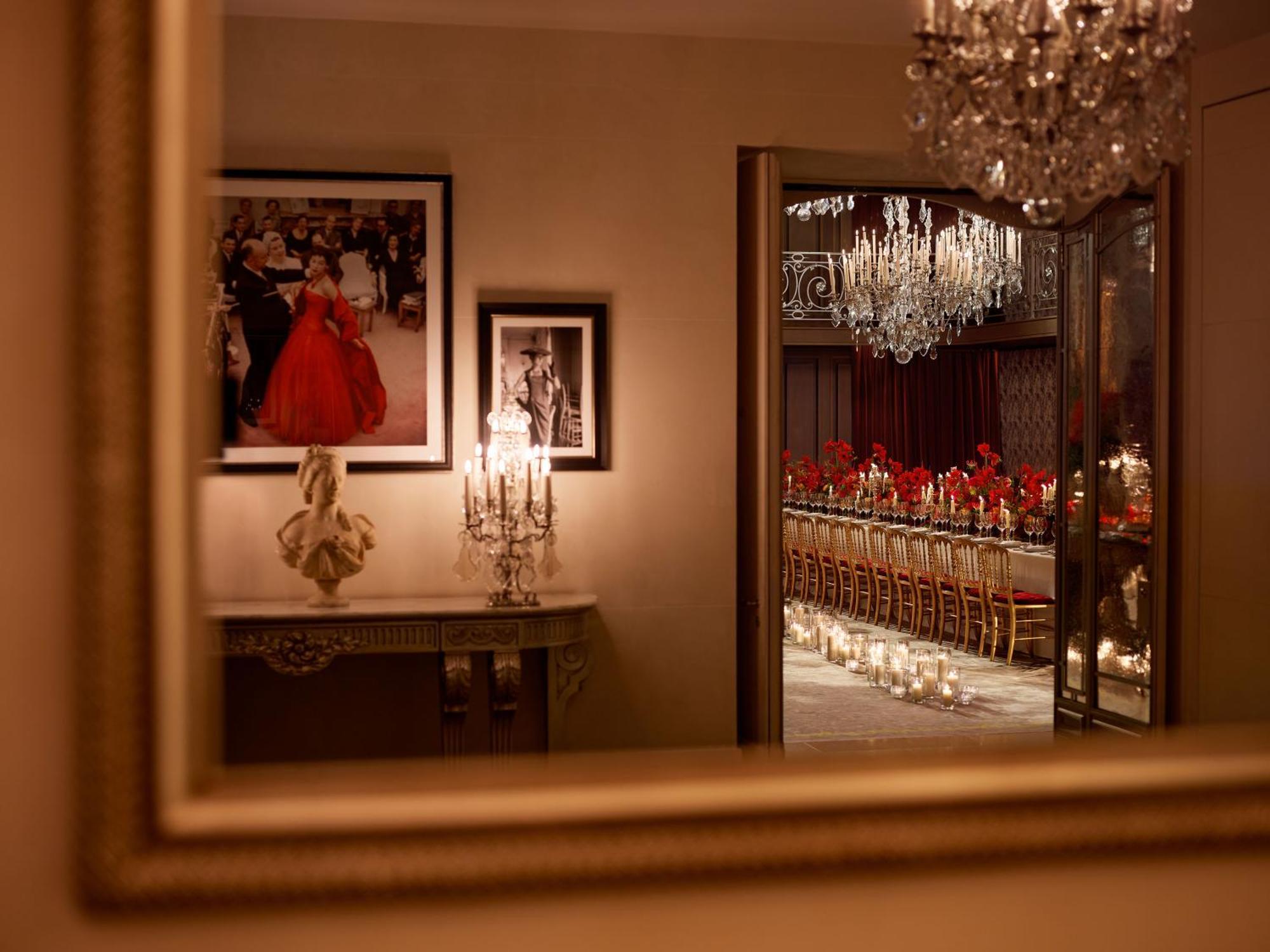 Plaza Athénée - Dorchester Collection Hotel 5*