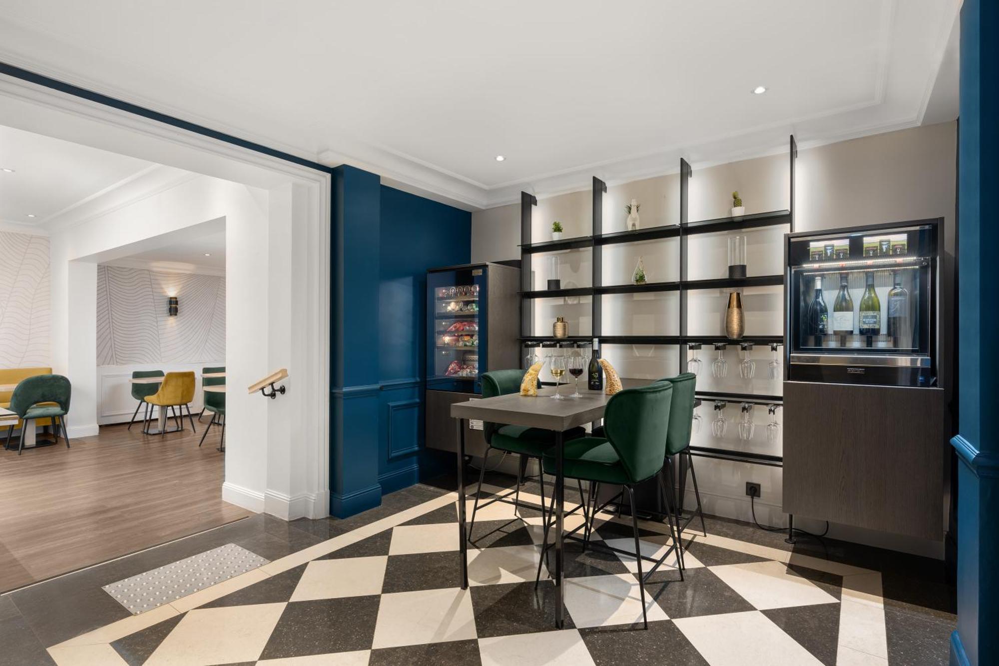 Le Royal Rive Gauche Hotel 3*