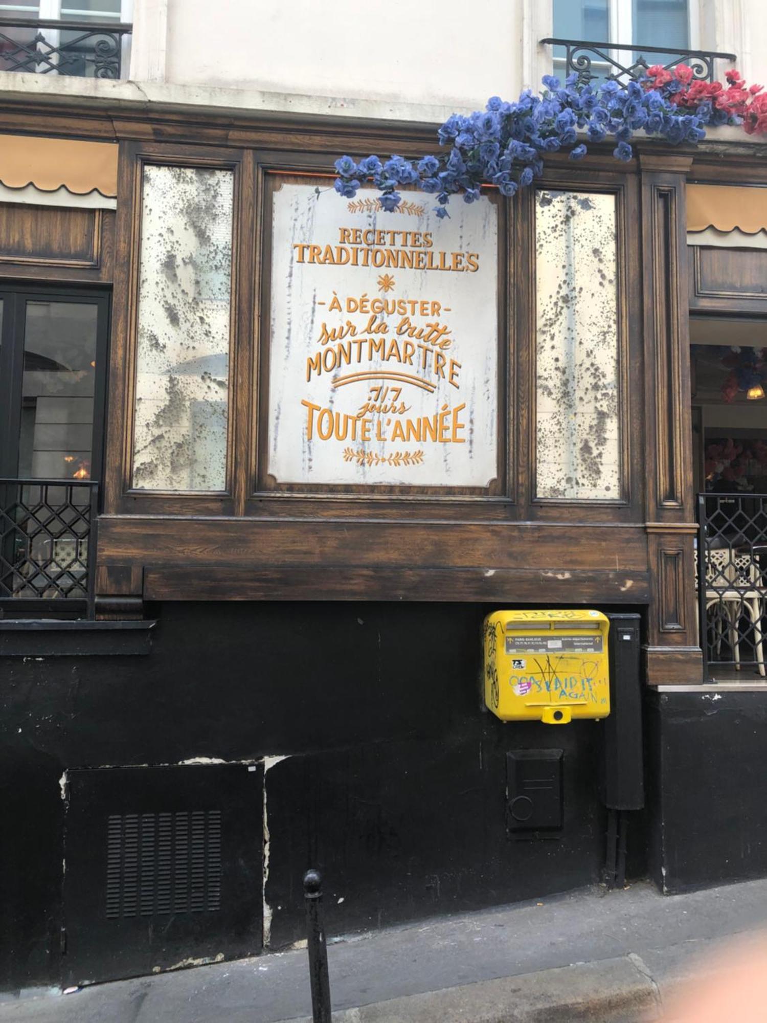 Métro Pigalle,garçonnière 25 M2, 3 Per, Cabarets Théâtres,restaurants,tout Confort Appartamento Parigi