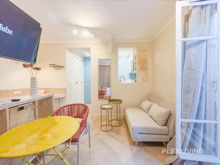 Luxury In Center Apartment *