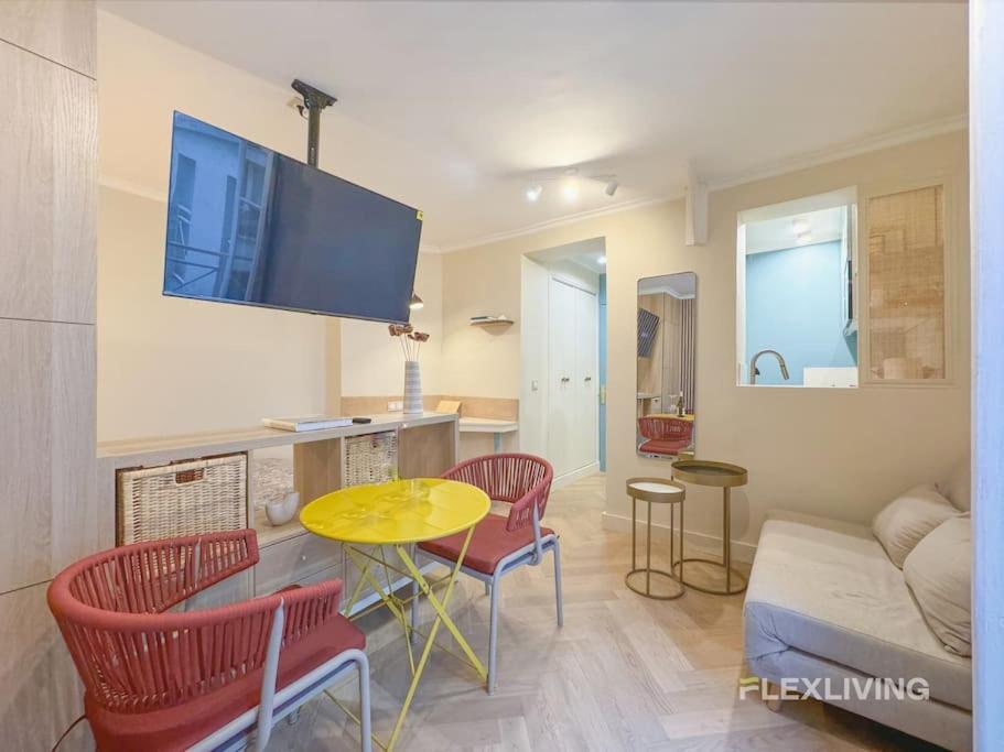 Luxury In Center Paris