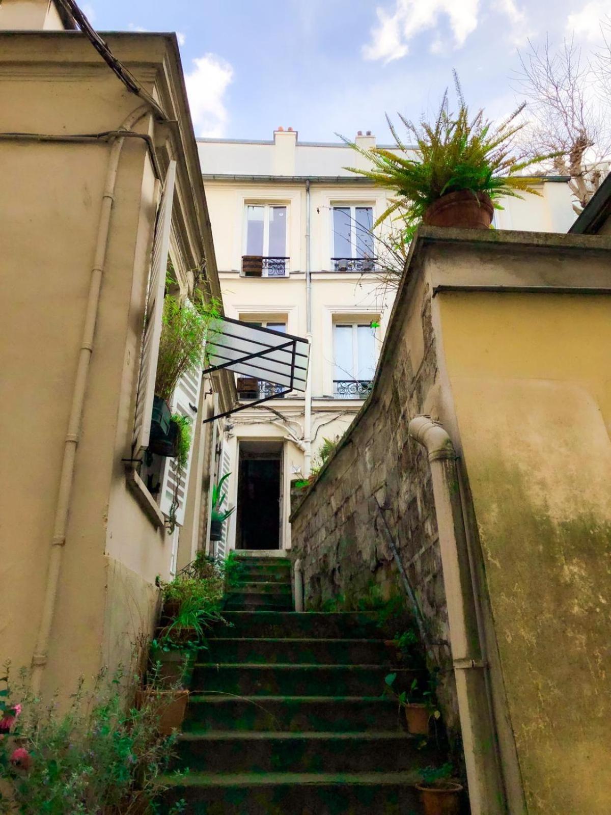 Appartamento Au Coeur De Montmartre Lovers Parigi
