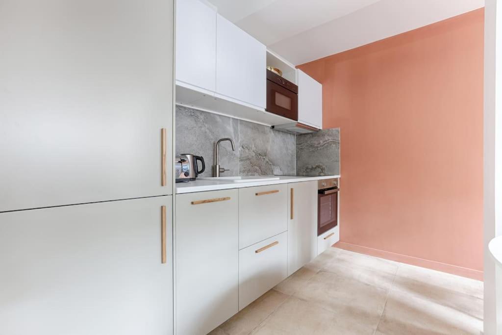 Mykeypers - Chic & Elegant Flat 2br/6p- Republique * Parigi