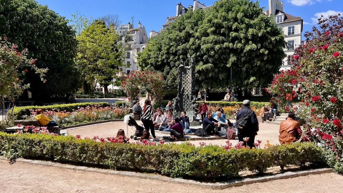 Serenity, Meditation At Notre Dame Appartamento