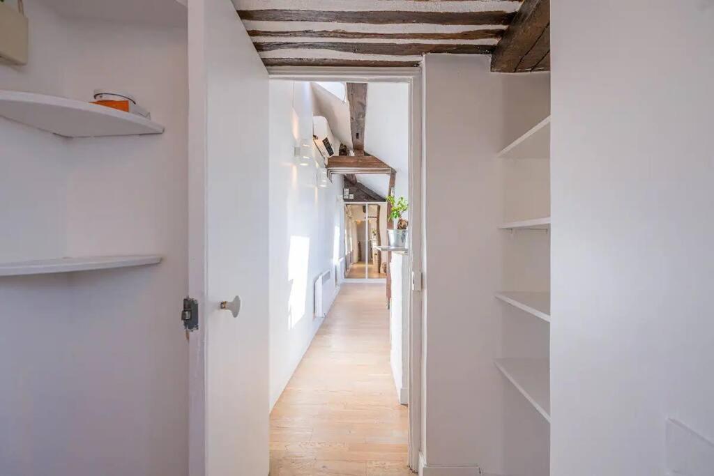 Amazing Location Only 3 Minutes From Luxembourg Gargens Appartamento