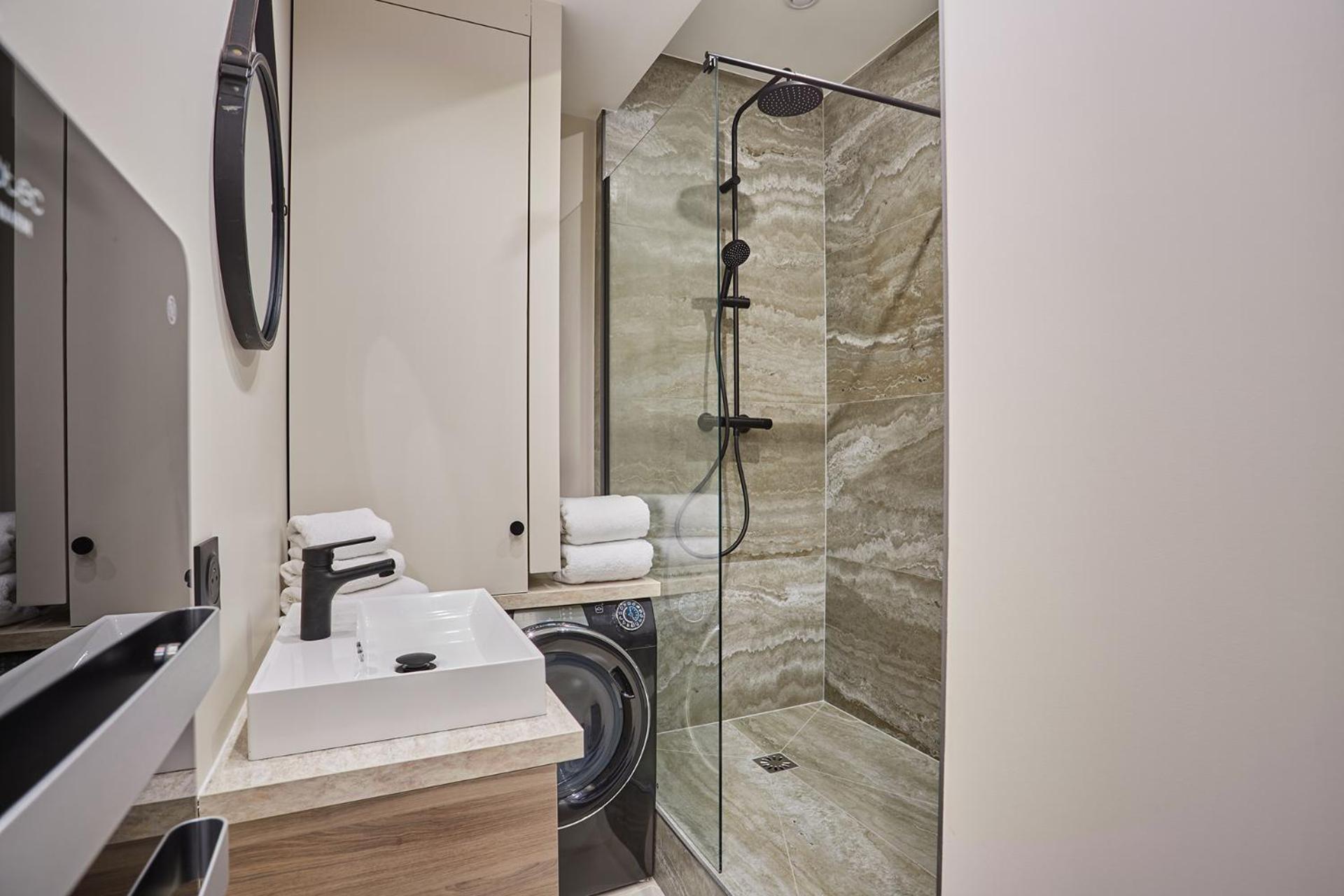 Center Of By Prestige Paris