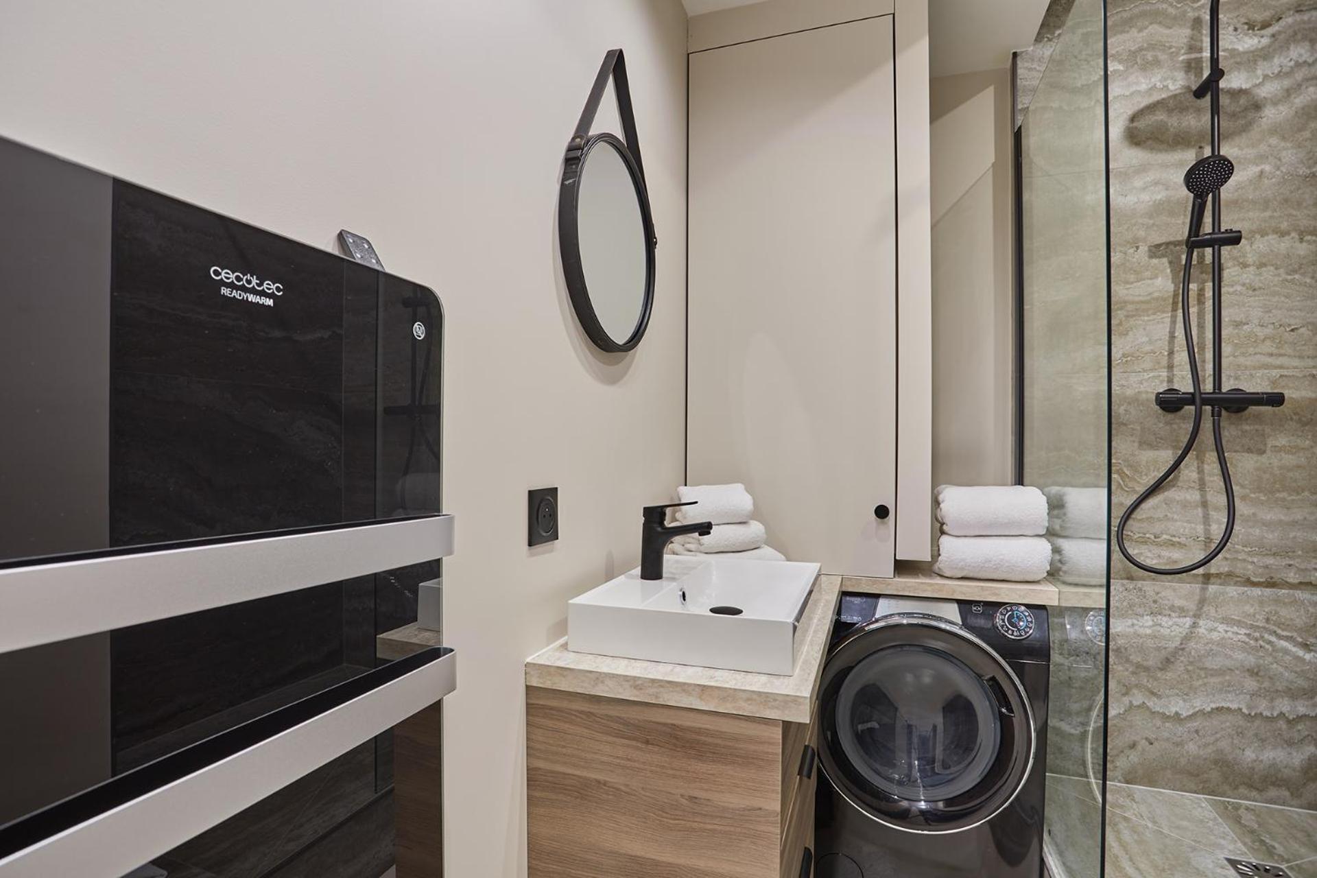 Center Of By Prestige Paris