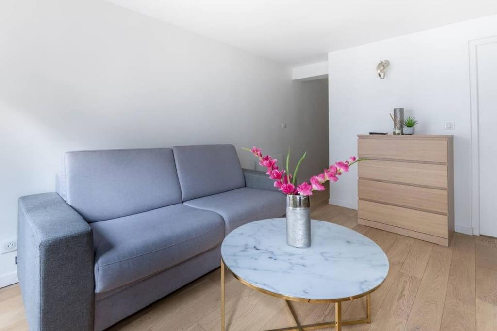 Grands Boulevards 42 : Cosy 1br-4p *