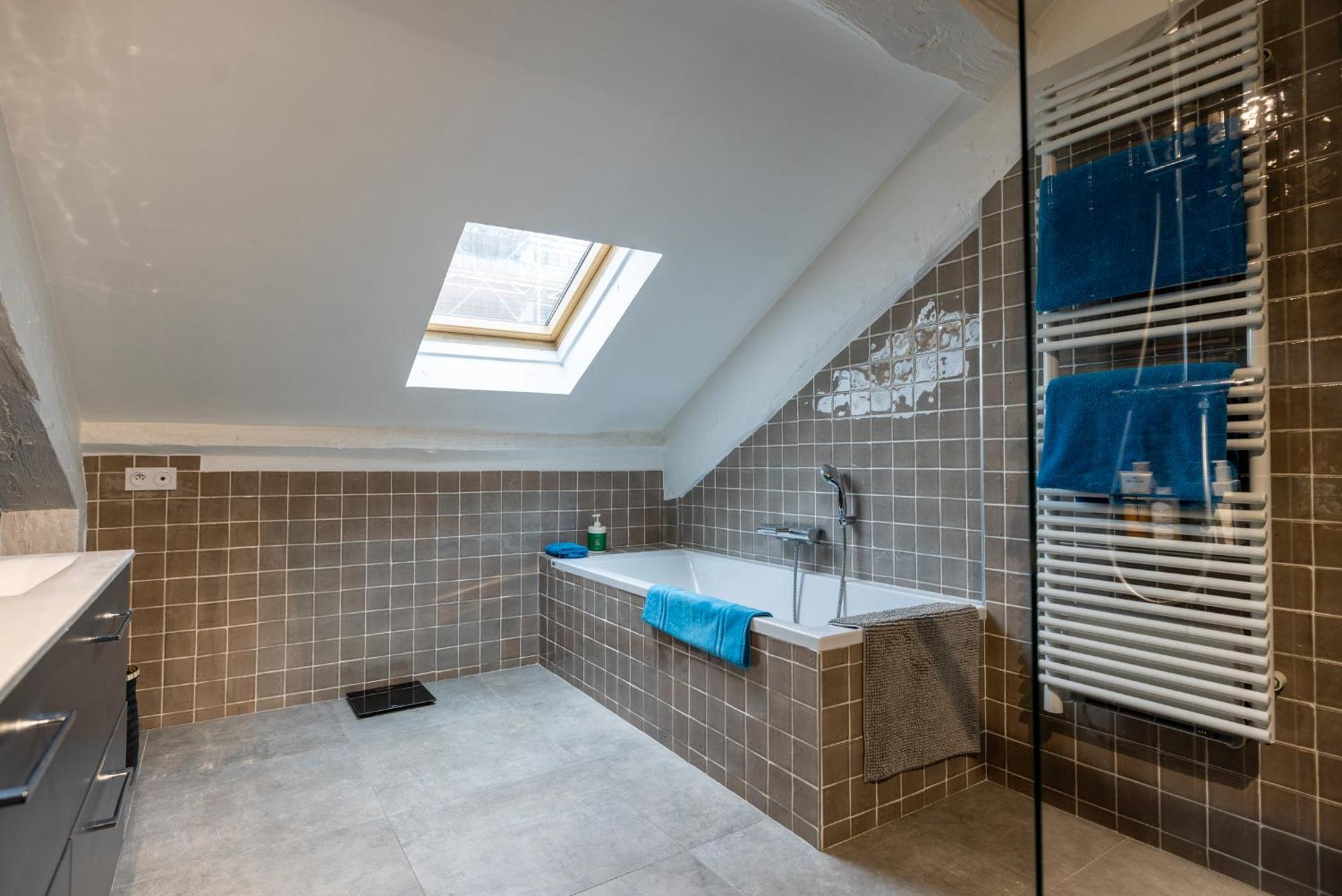 Du Cirque Apartment Paris