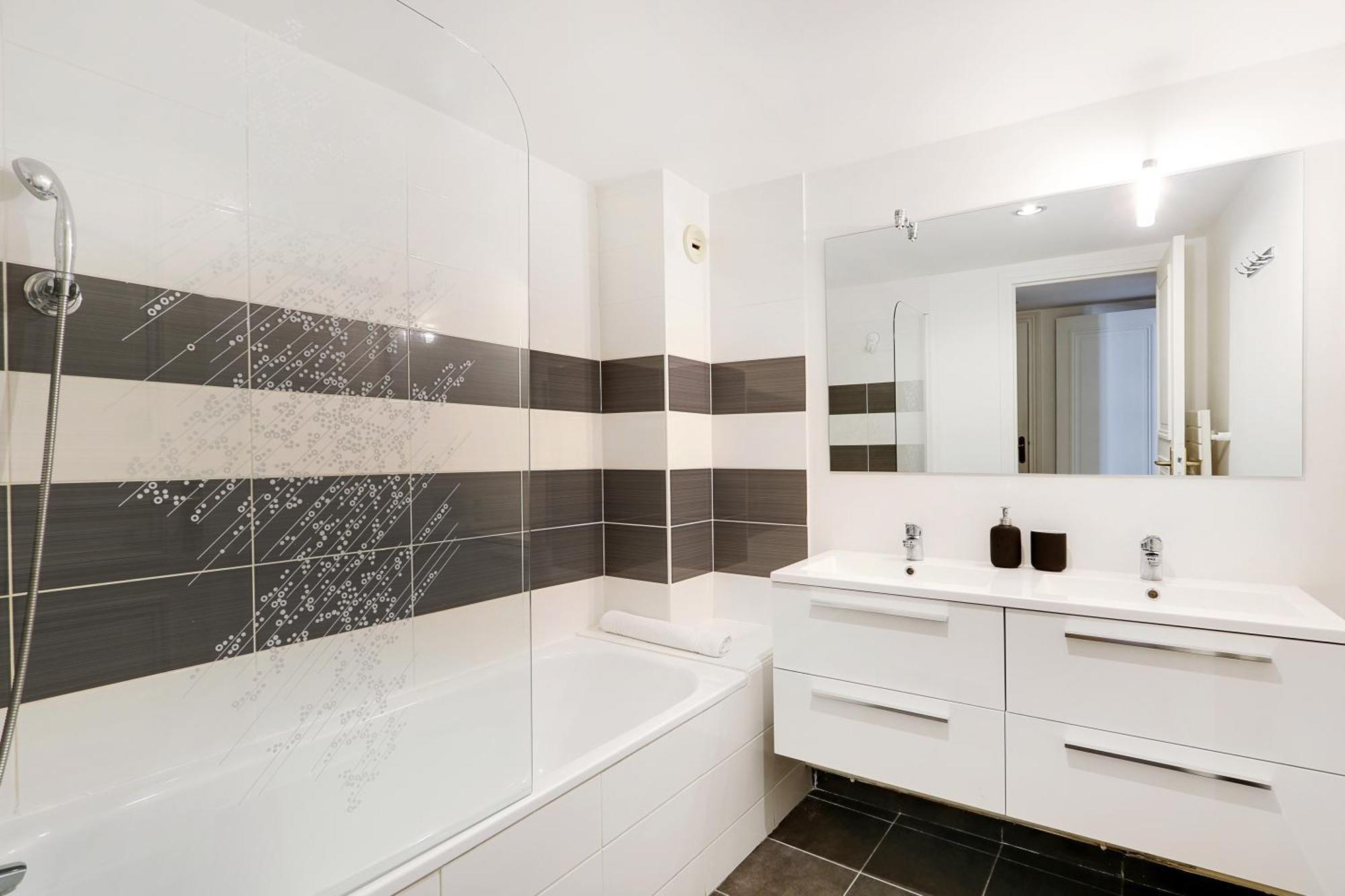 Pick A Flat's In Champs-elysees - Rue Ponthieu * Parigi