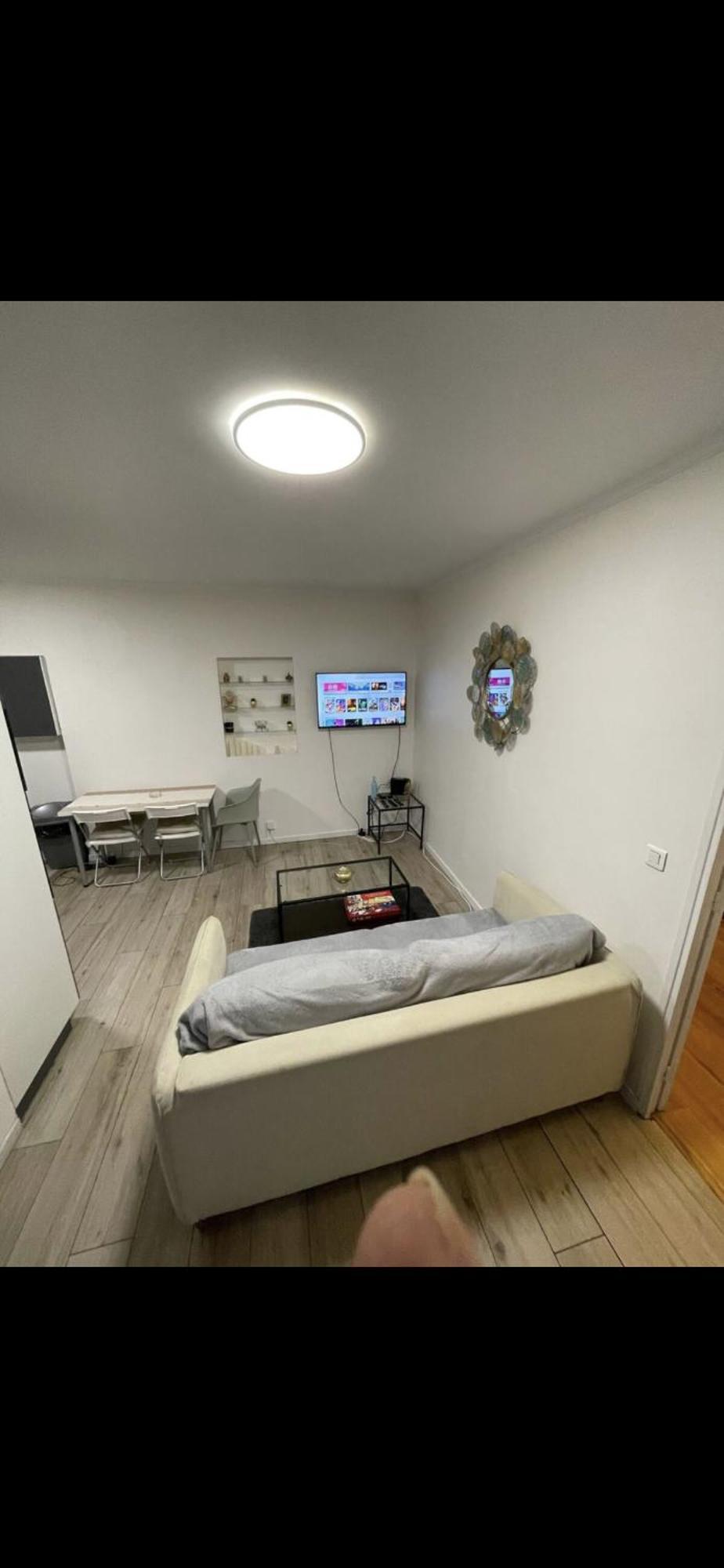 2 Pieces Proche Centre Et Transport Appartamento Parigi