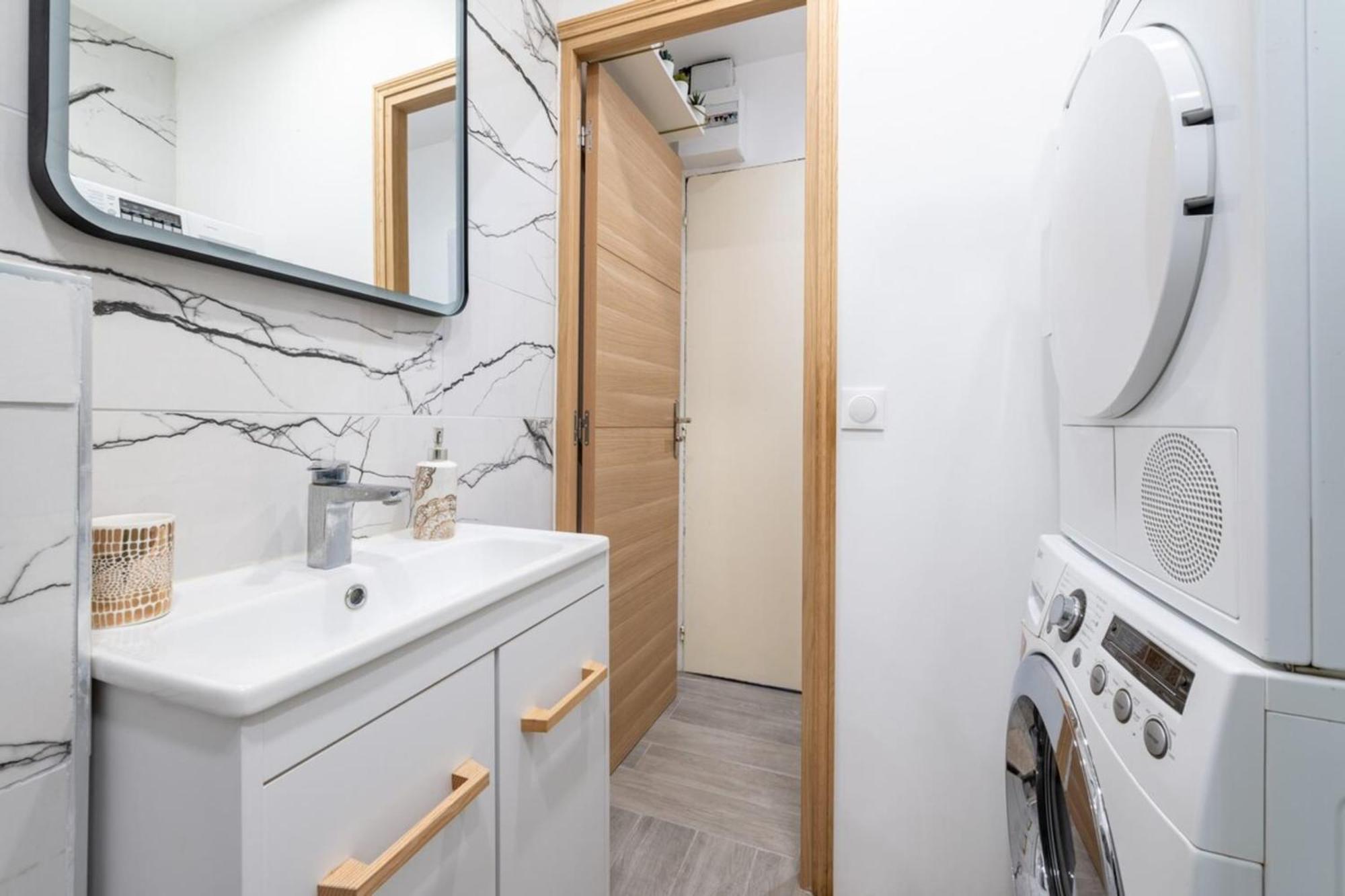 Stylish Contemporary 1bd Apartmentmenilmontant * Paris