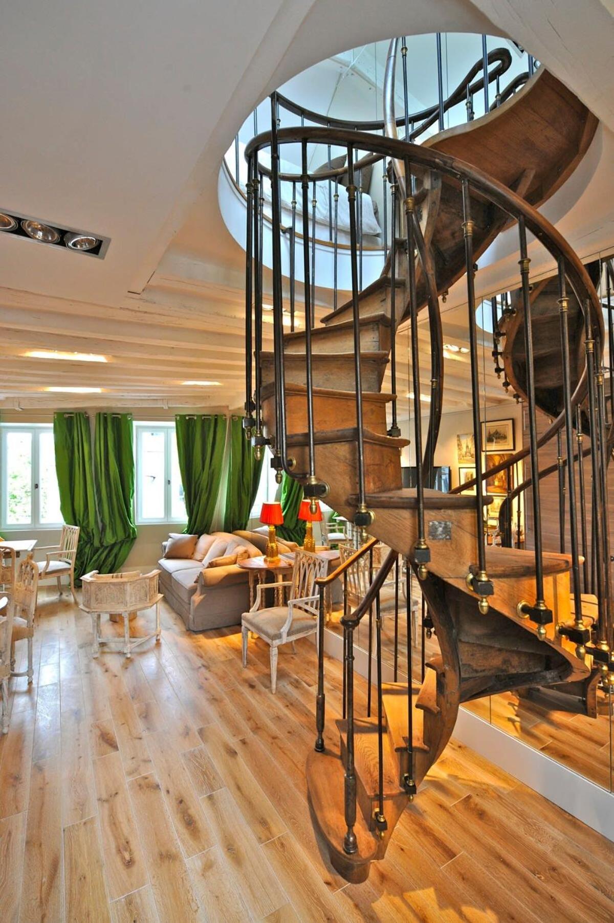 Apartment A Balcony On Notre Dame *