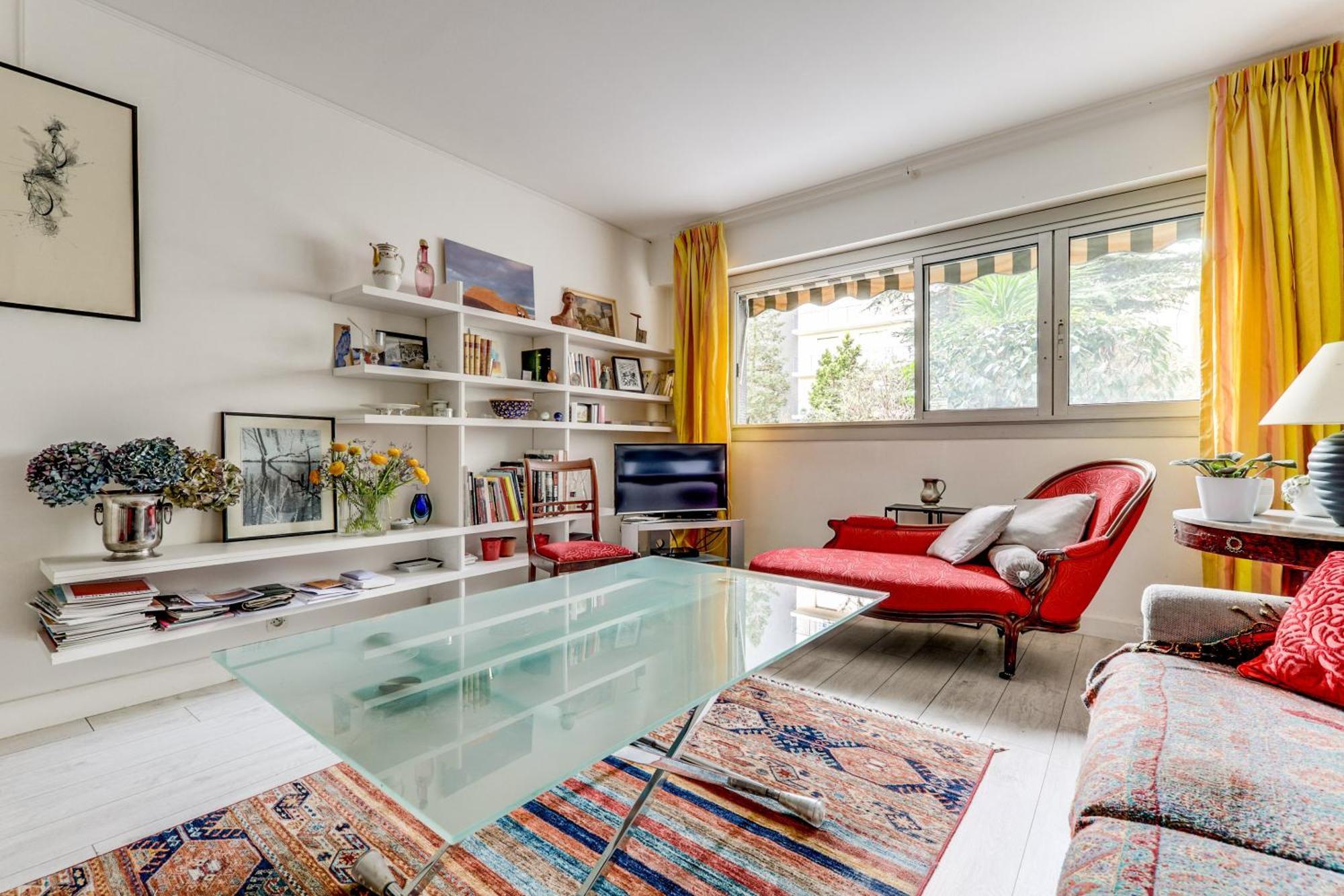 Apartment Spacieux Dans Un Quartier Paisible *