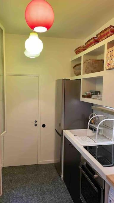Typical Stylish Parisian Studio - Bastille Area Parigi