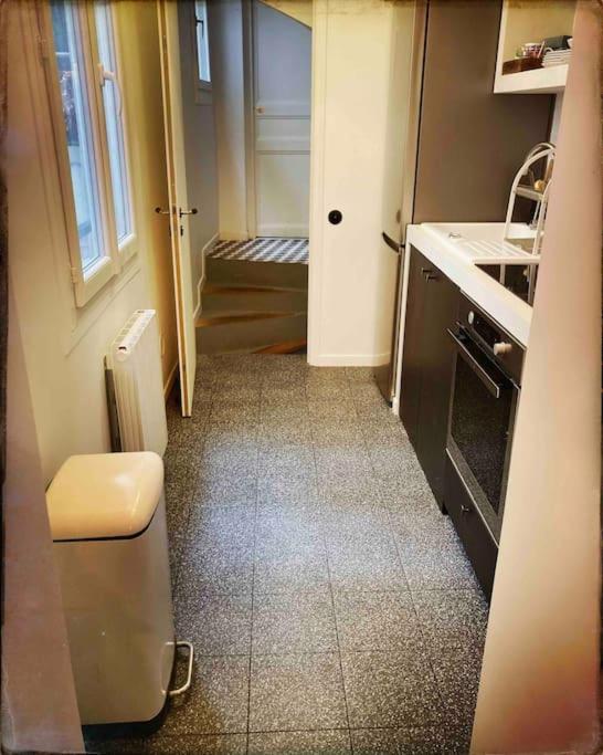 Typical Stylish Parisian Studio - Bastille Area * Parigi