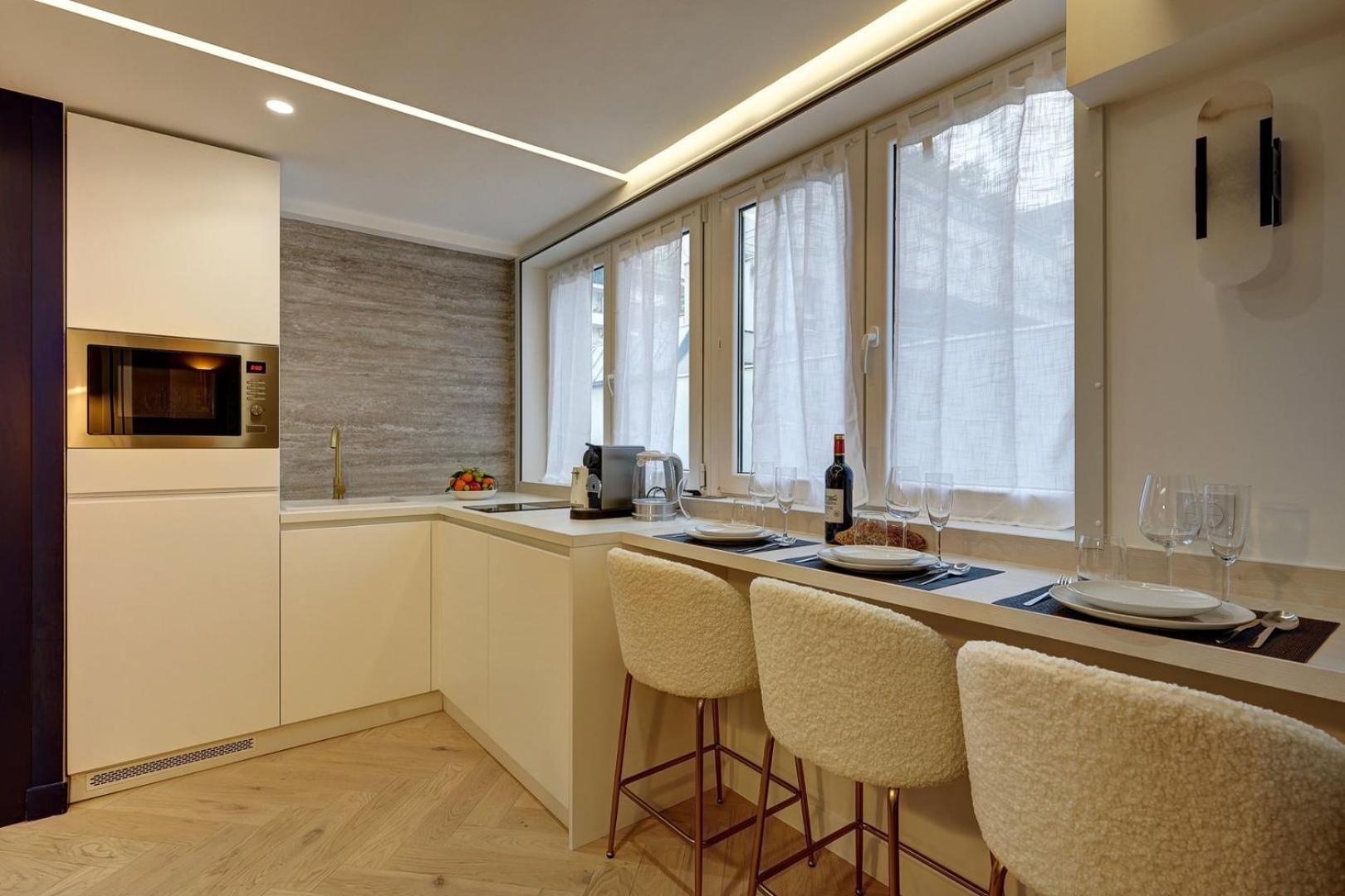 369 Fondary 5 - Superb In