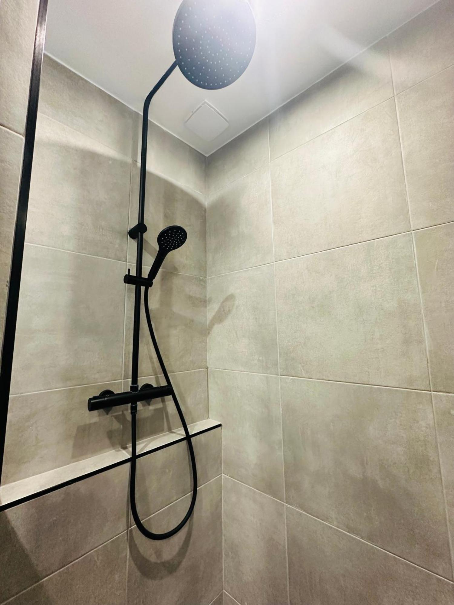 Appartamento Spacieuses Flats Montaigne Champs Elysee Parigi