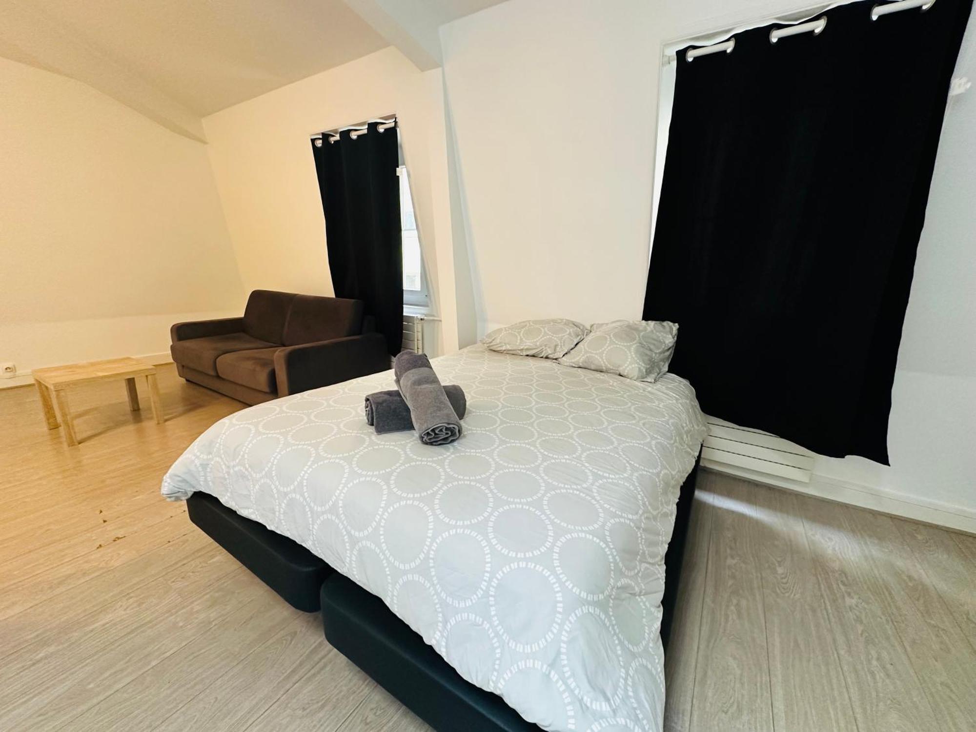 Appartamento Spacieuses Flats Montaigne Champs Elysee *