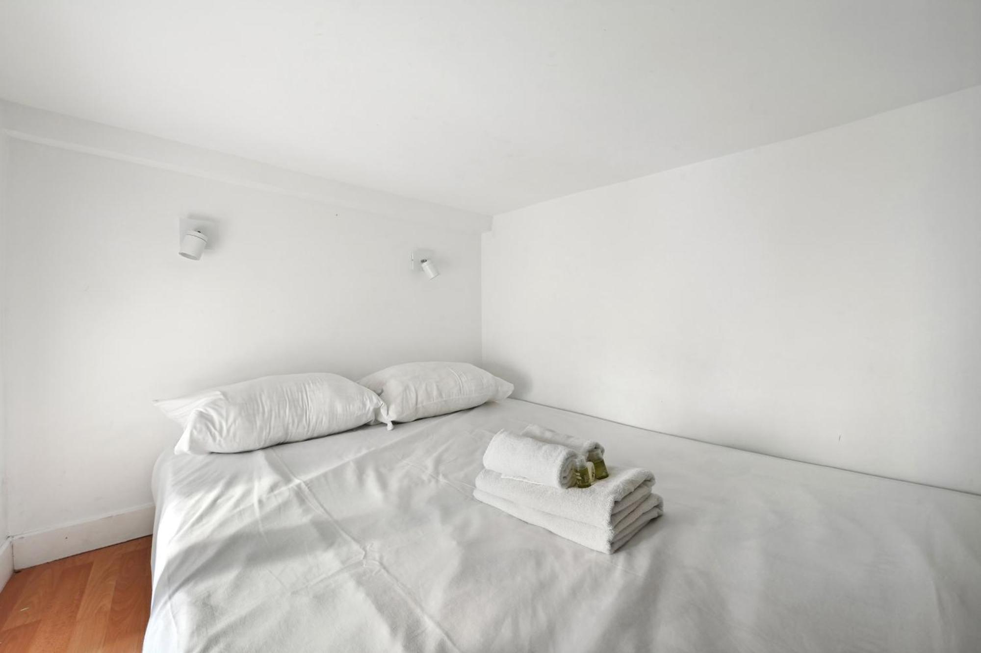 Denisa - Welkeys Apartment Paris