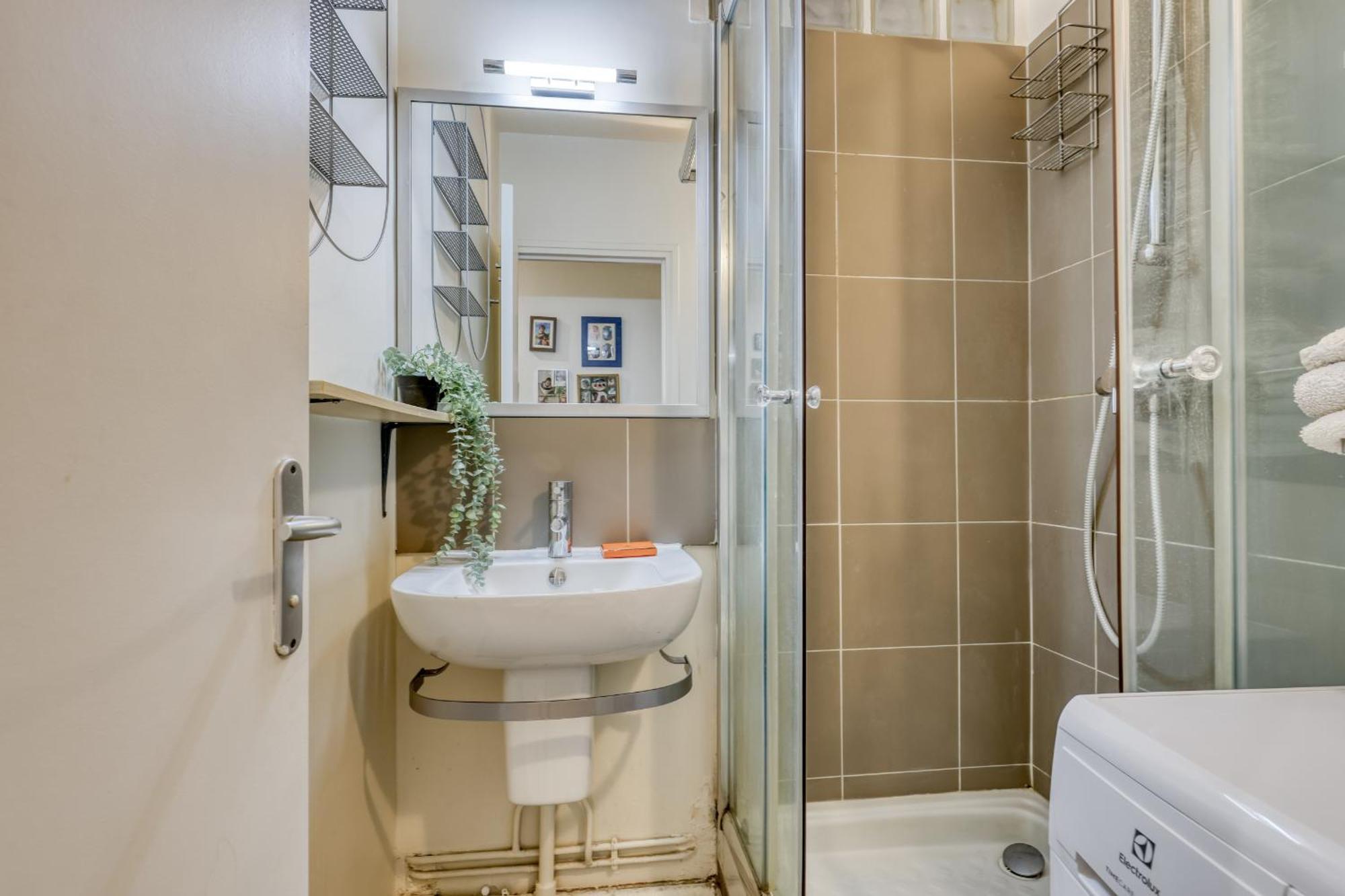 Classic & Charming Parisian Flat - Luxury 16th * Parigi