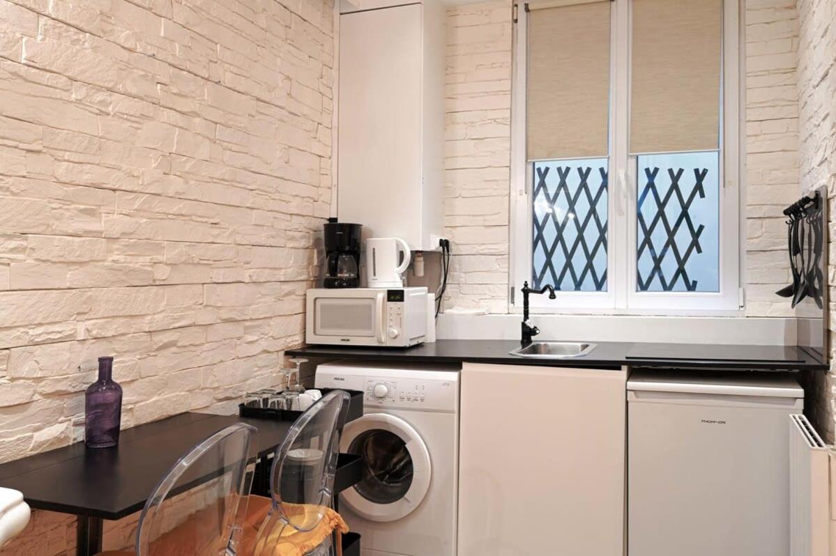 Cosy And Modern Updated Studio