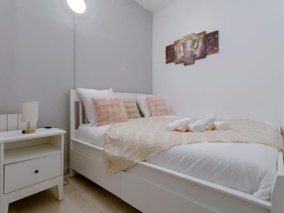 Apartment Max Dormoy, Bus And Square Paris