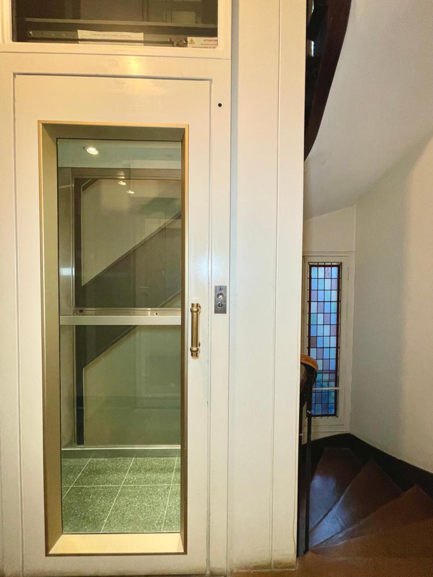 Apartment Paris-alesia Super 2 Pieces De 39m2 - Tres Cosy Pour 1 - 5 Personnes Totalement Refait A Neuf -entire Luxurious And Warm -paris Alesia 14eme - Proche Aeroport Paris-orly - Parc Des Expositions Porte De Versailles Free Wifi Gratu
