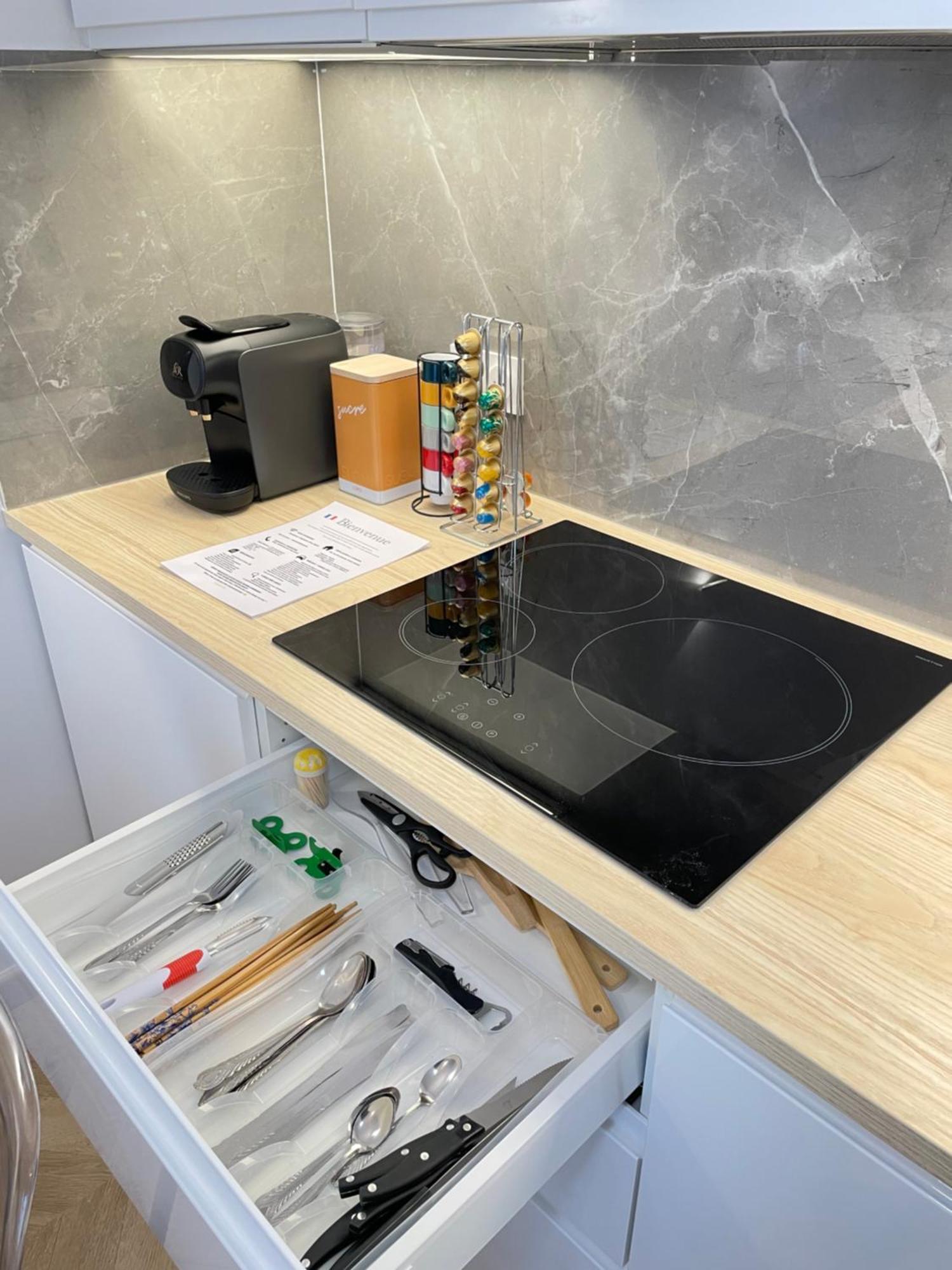 Paris-alesia Super 2 Pieces De 39m2 - Tres Cosy Pour 1 - 5 Personnes Totalement Refait A Neuf -entire Luxurious And Warm -paris Alesia 14eme - Proche Aeroport Paris-orly - Parc Des Expositions Porte De Versailles Free Wifi Gratu Apartment *