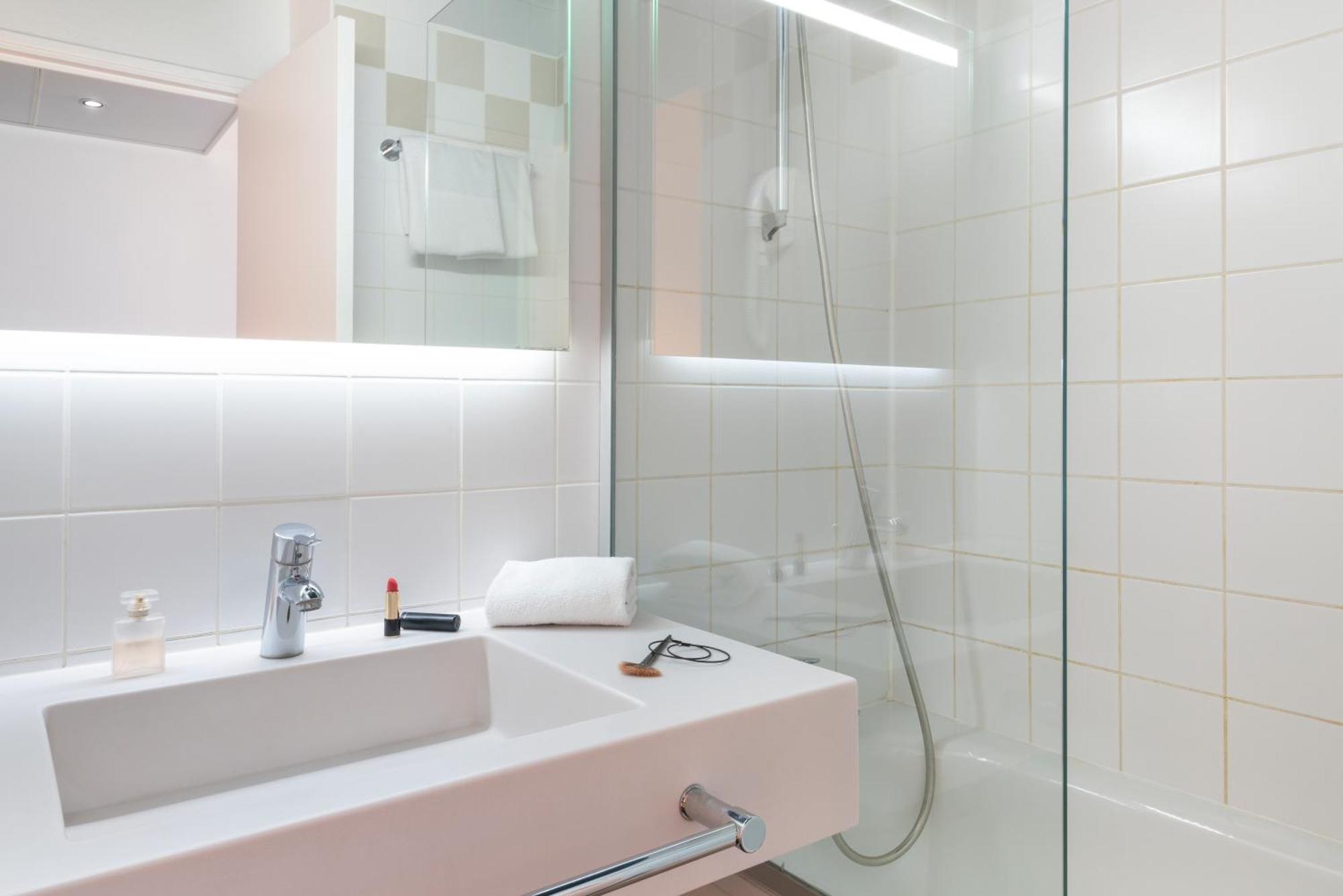 Hotel Ibis Styles Gare De L'est Chateau Landon Parigi