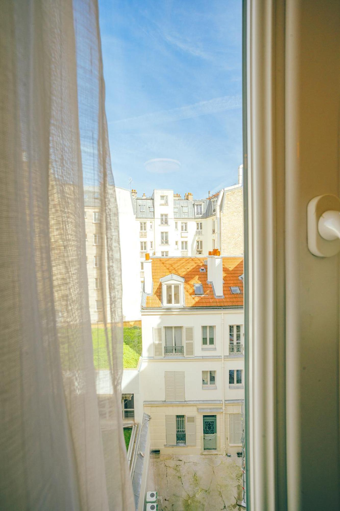 Paris15em Charles Michels *