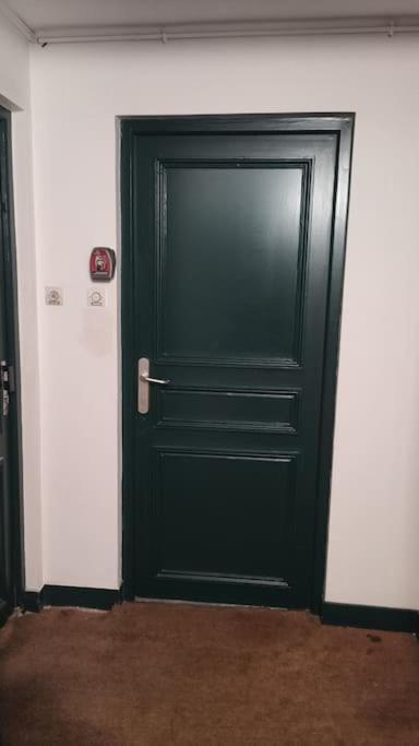 Appartamento Haussmannian Elegance Close To Montmartre Parigi
