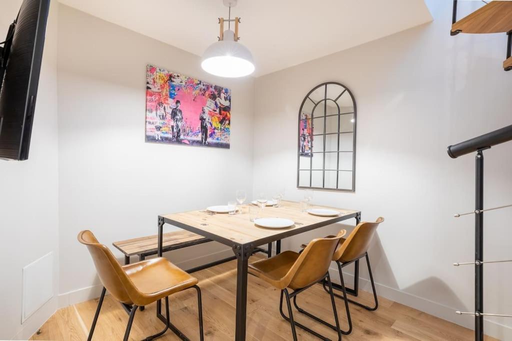 Enchanting Parisian Appartamento