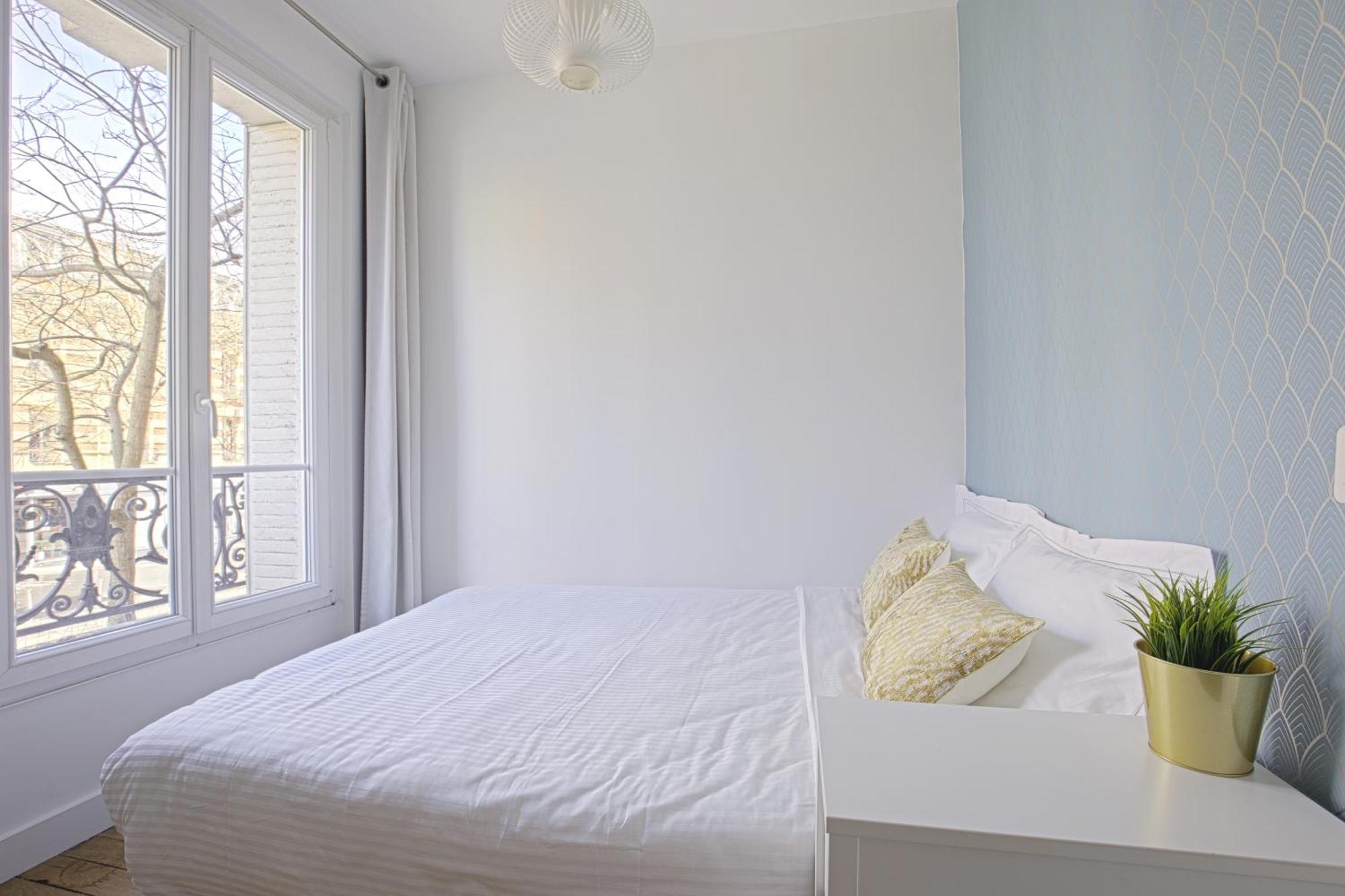 Luxury In The So Chic 16th District *