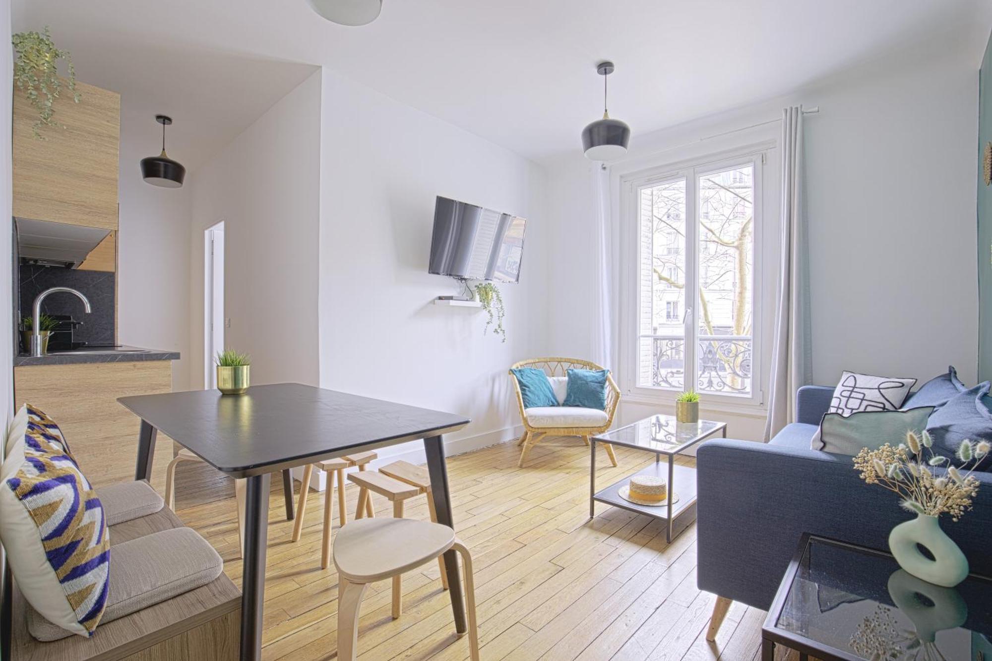 Luxury In The So Chic 16th District *