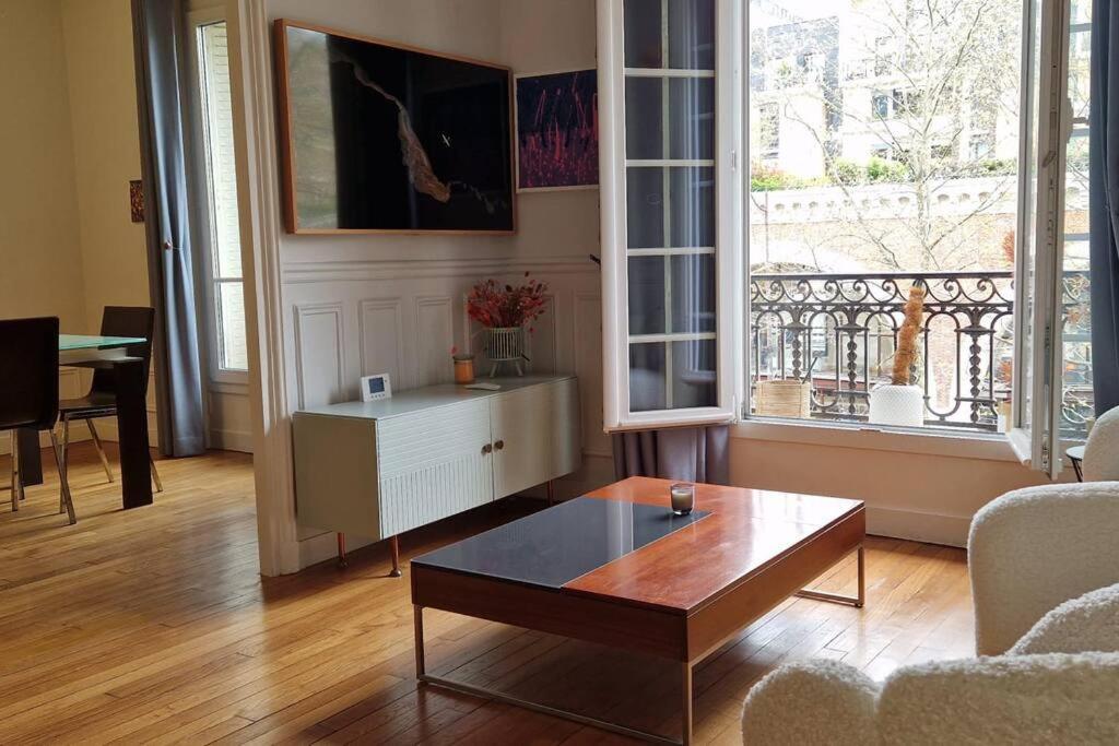 Magnifique De Charme Au Coeur De Parigi