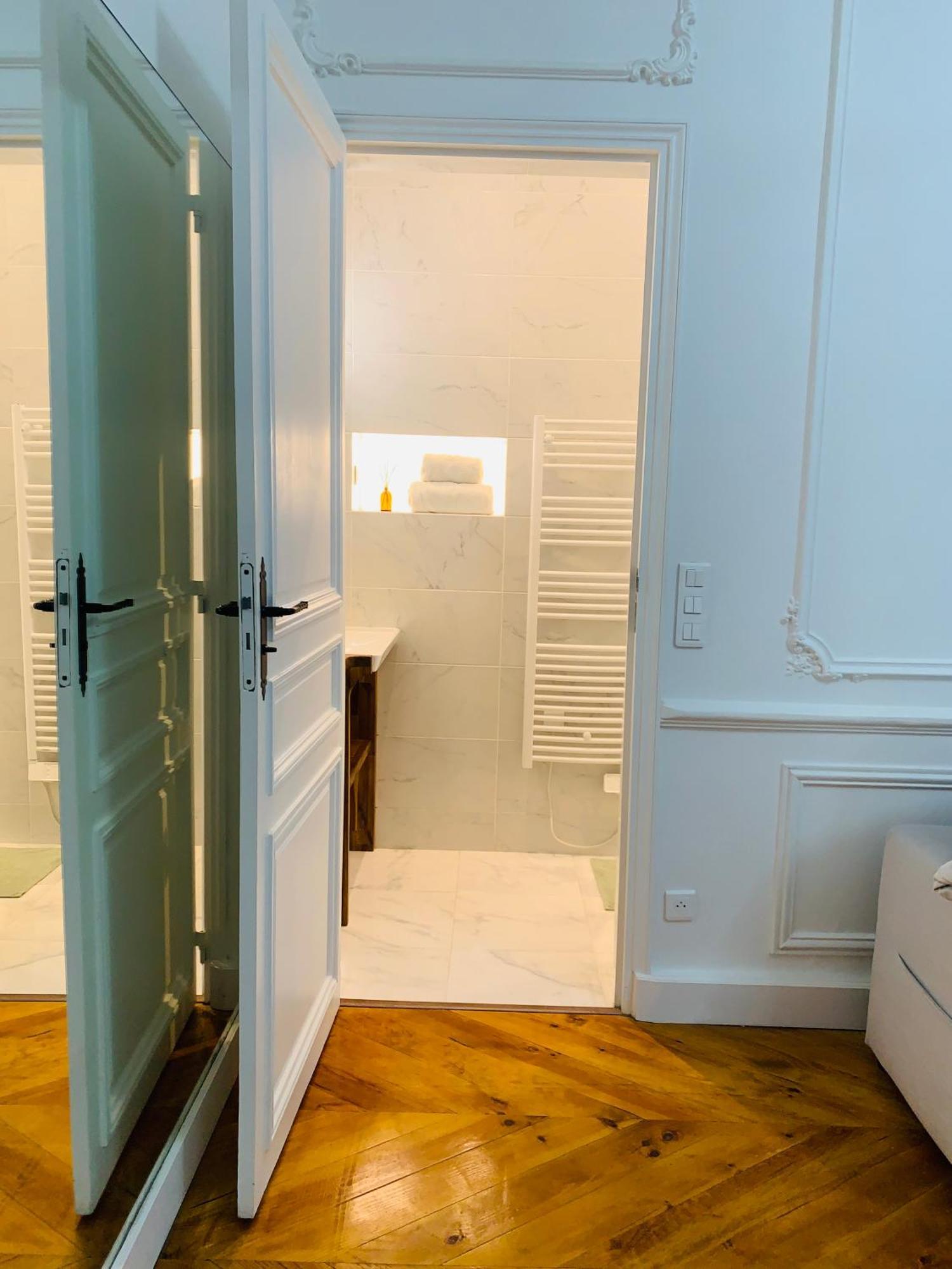 2 Bedrooms - Centre - Champs Elysees * Parigi