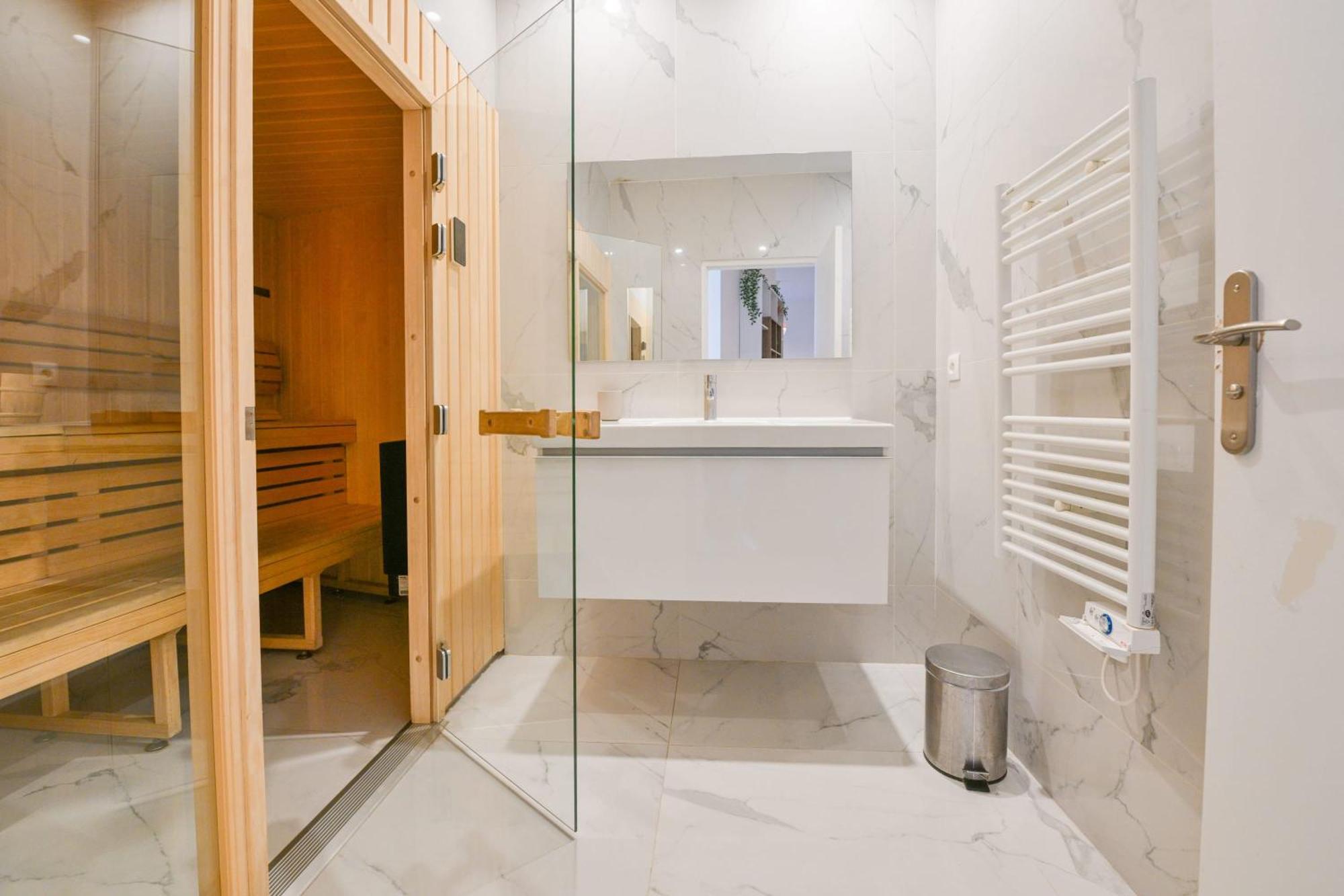 Sacre-coeur Modern 4bd With Sauna For 10 Guests! * Parigi