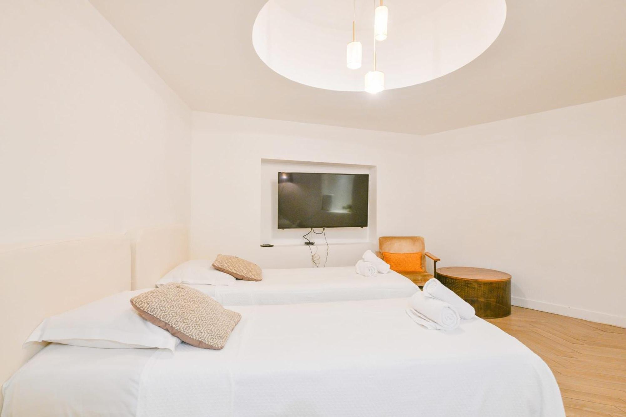 Sacre-coeur Modern 4bd With Sauna For 10 Guests! Parigi