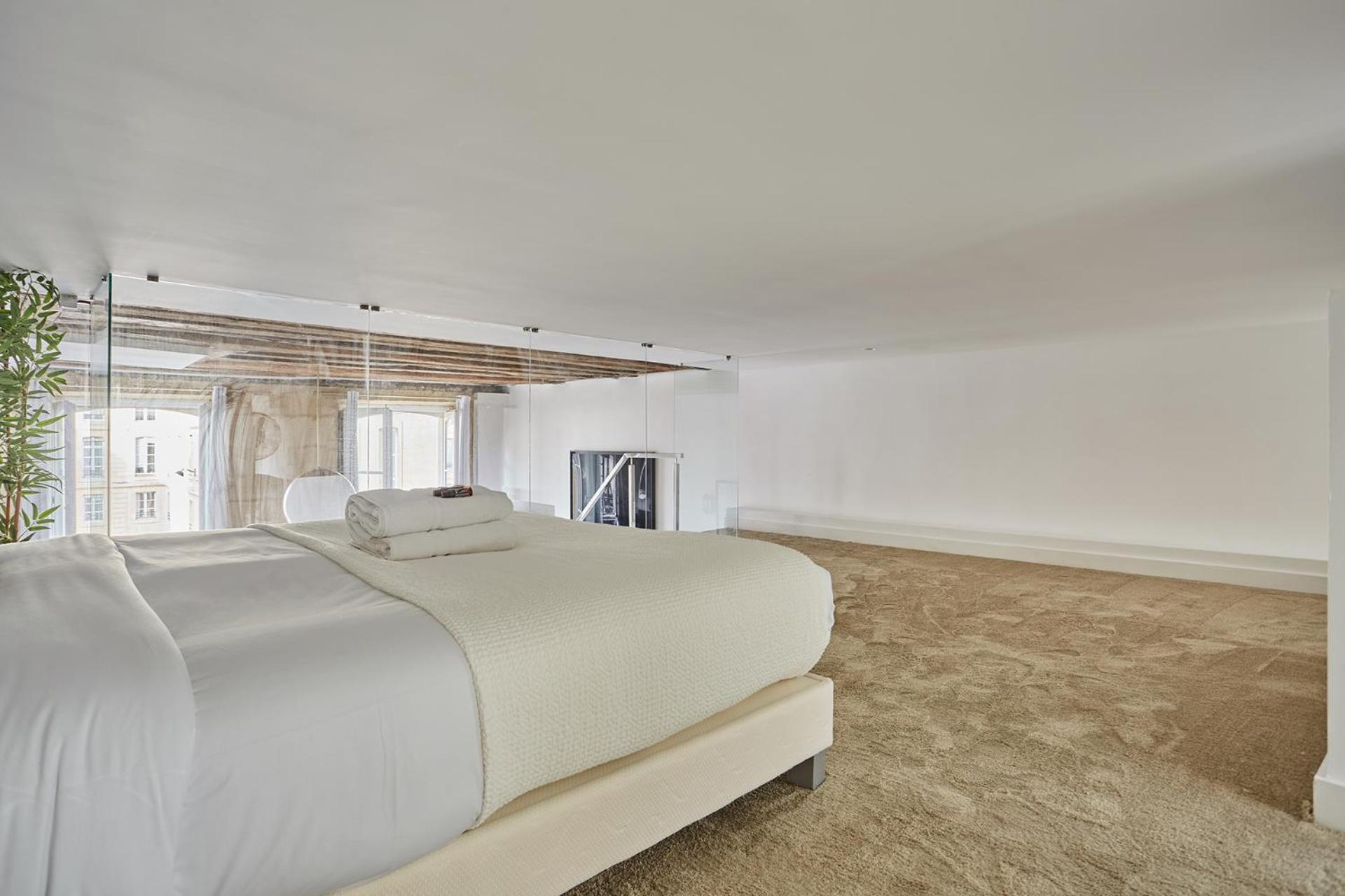 Apartment Louvre/palais Royal By Studioprestige