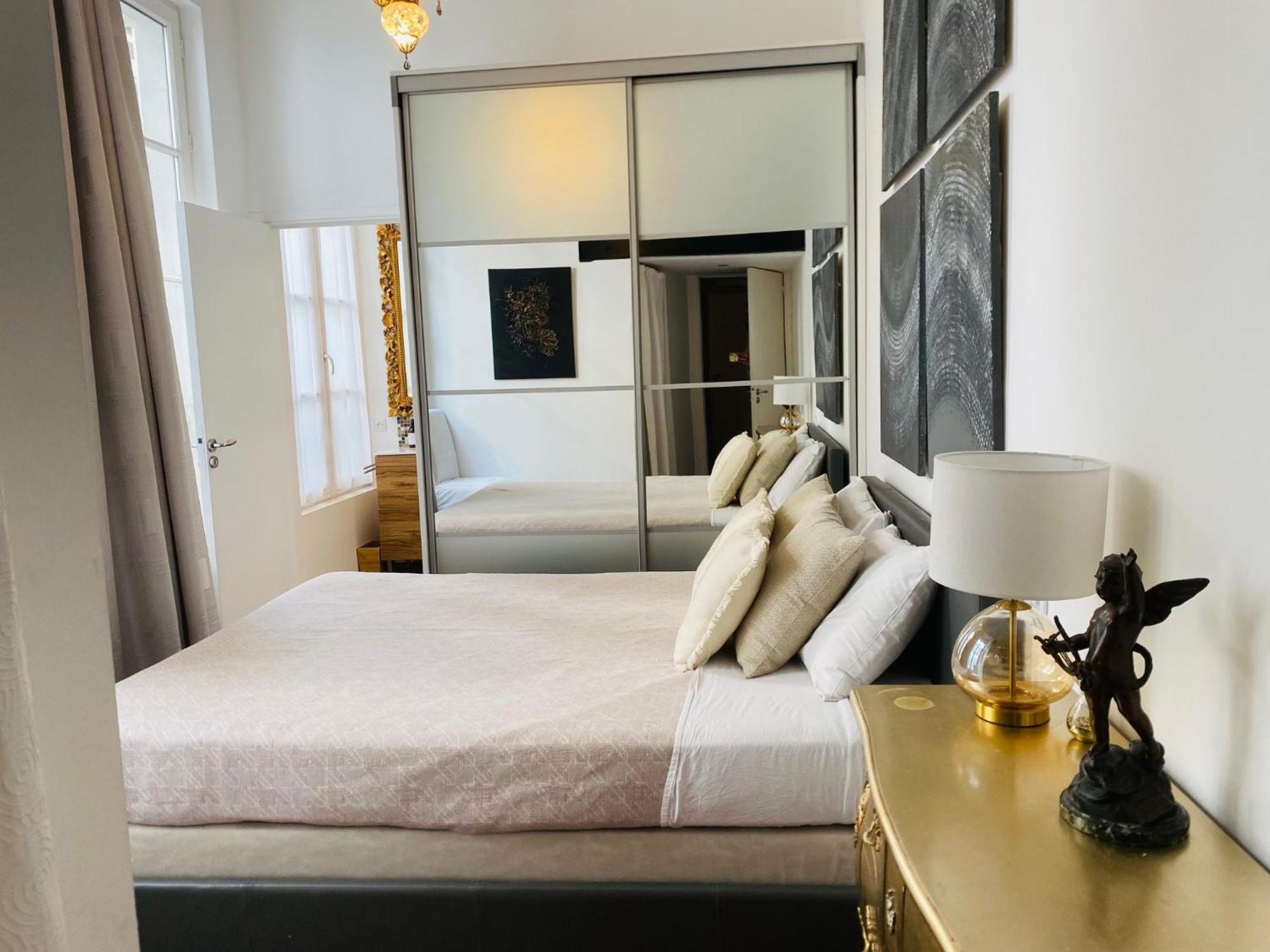 Romantic Near Le Marais Apartment *
