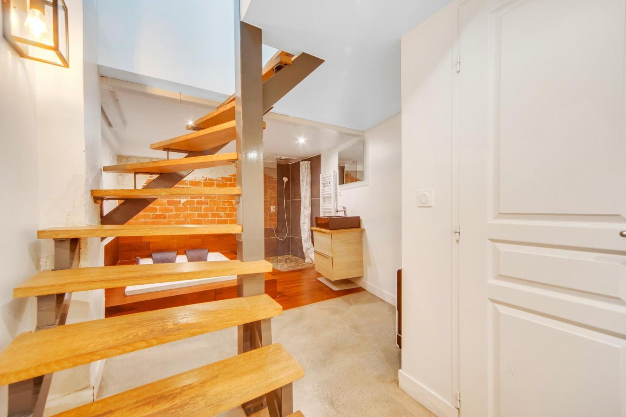 Large Flat Very Close To Montmartre * Parigi