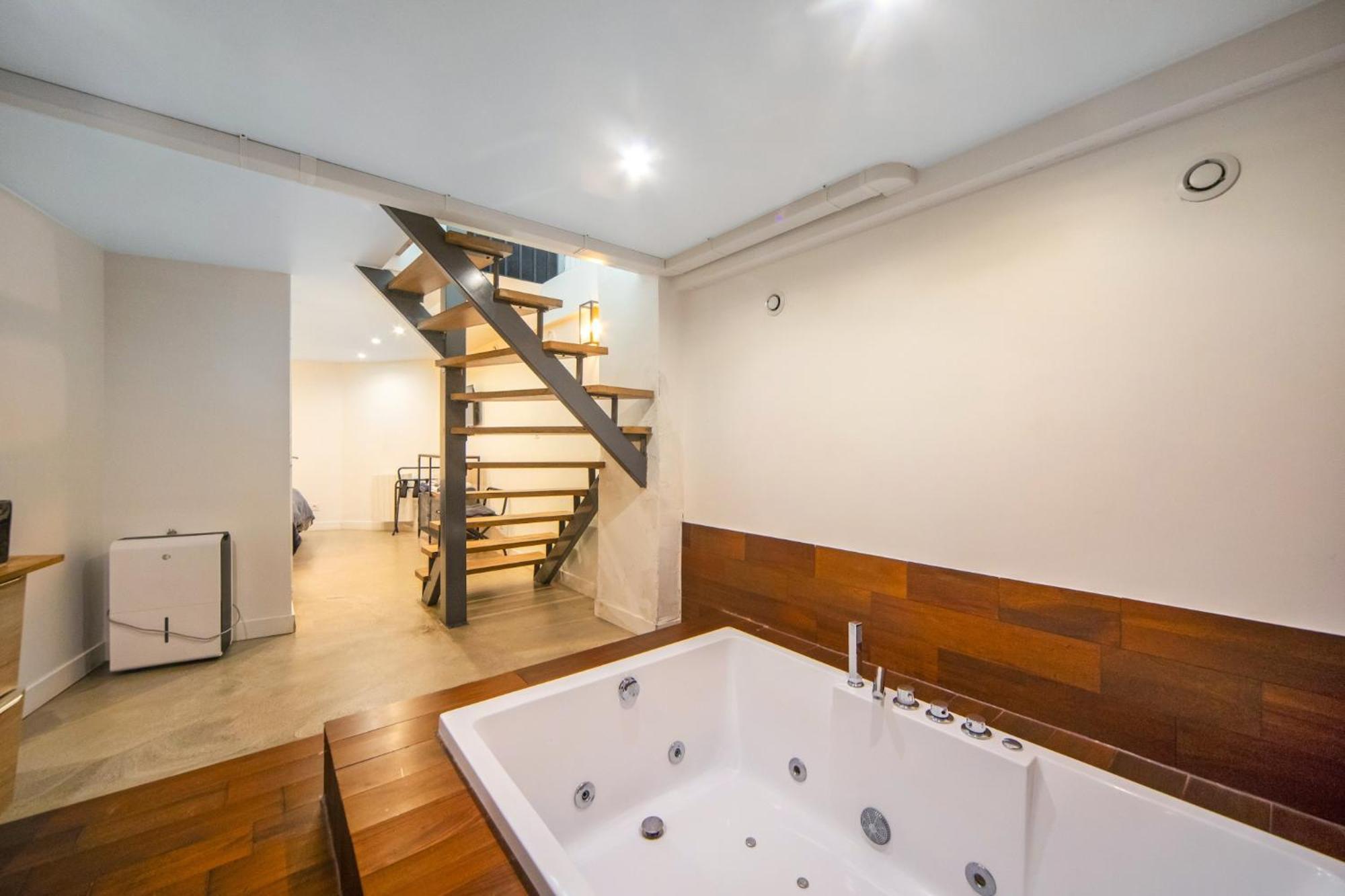 Large Flat Very Close To Montmartre * Parigi