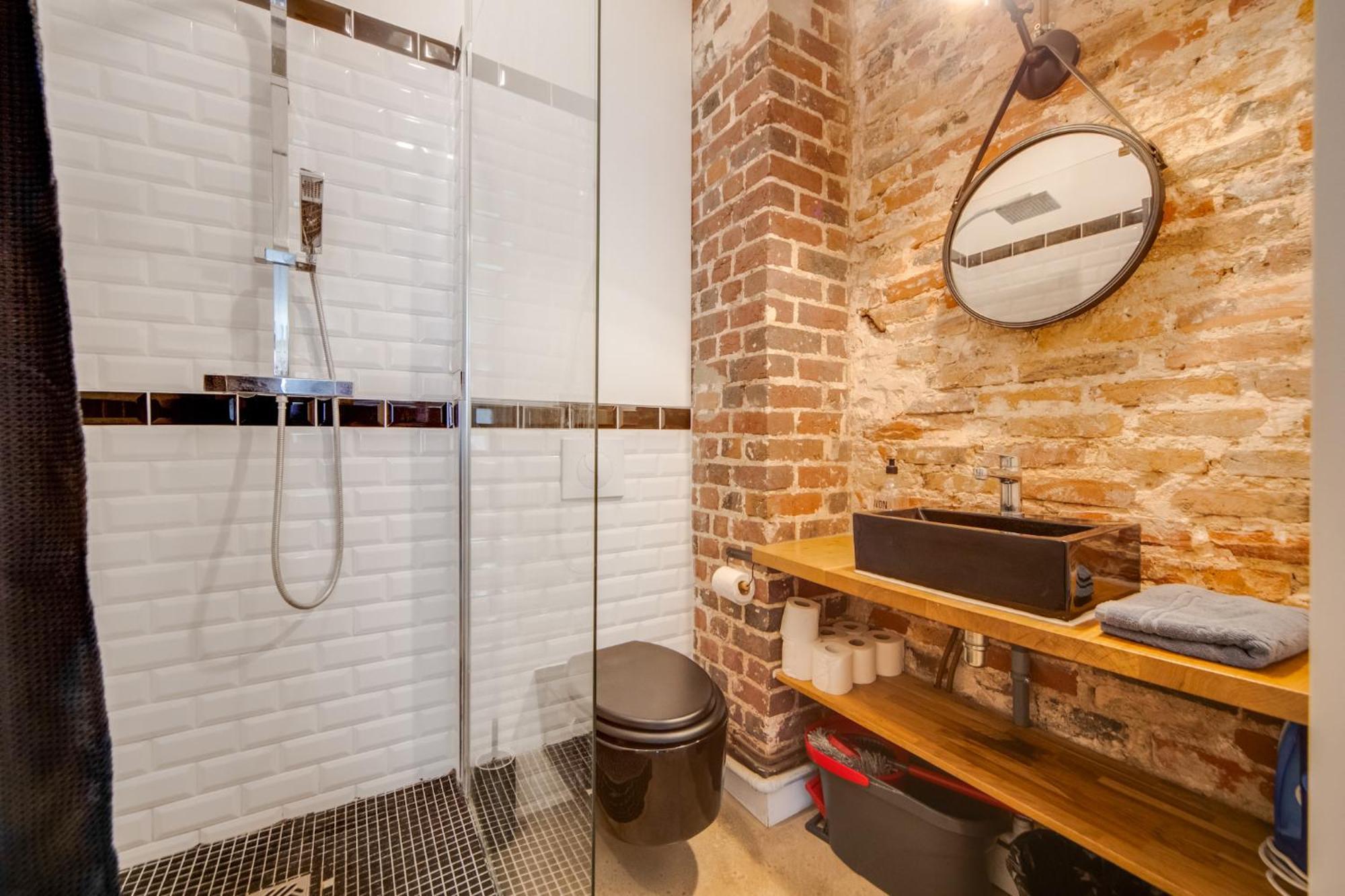 Large Flat Very Close To Montmartre Appartamento