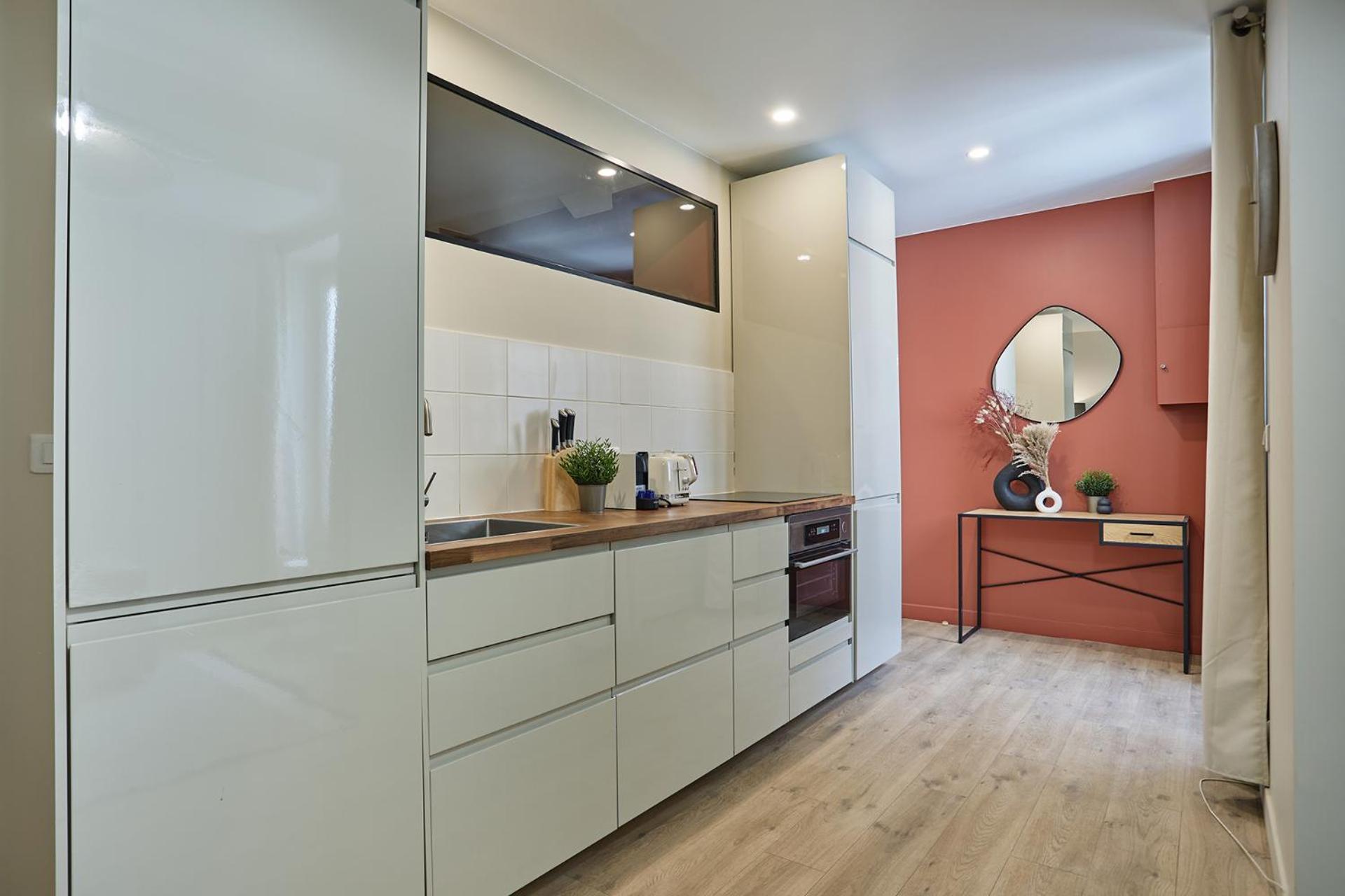 Center Of By Prestige Apartment *
