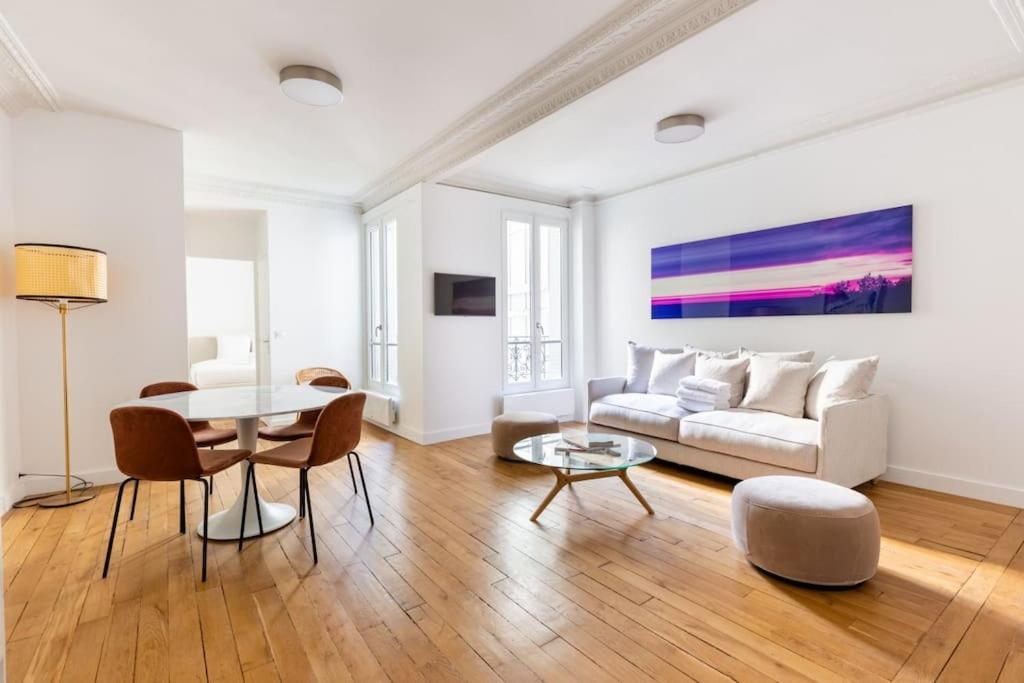 Eiffel Tower - New Renovated 4 People *