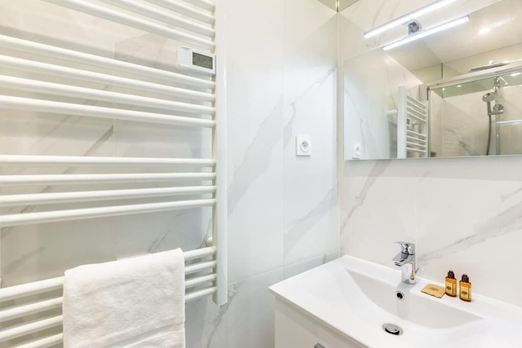 Eiffel Tower - New Renovated 4 People *