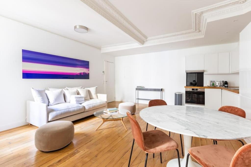 Eiffel Tower - New Renovated 4 People Appartamento *